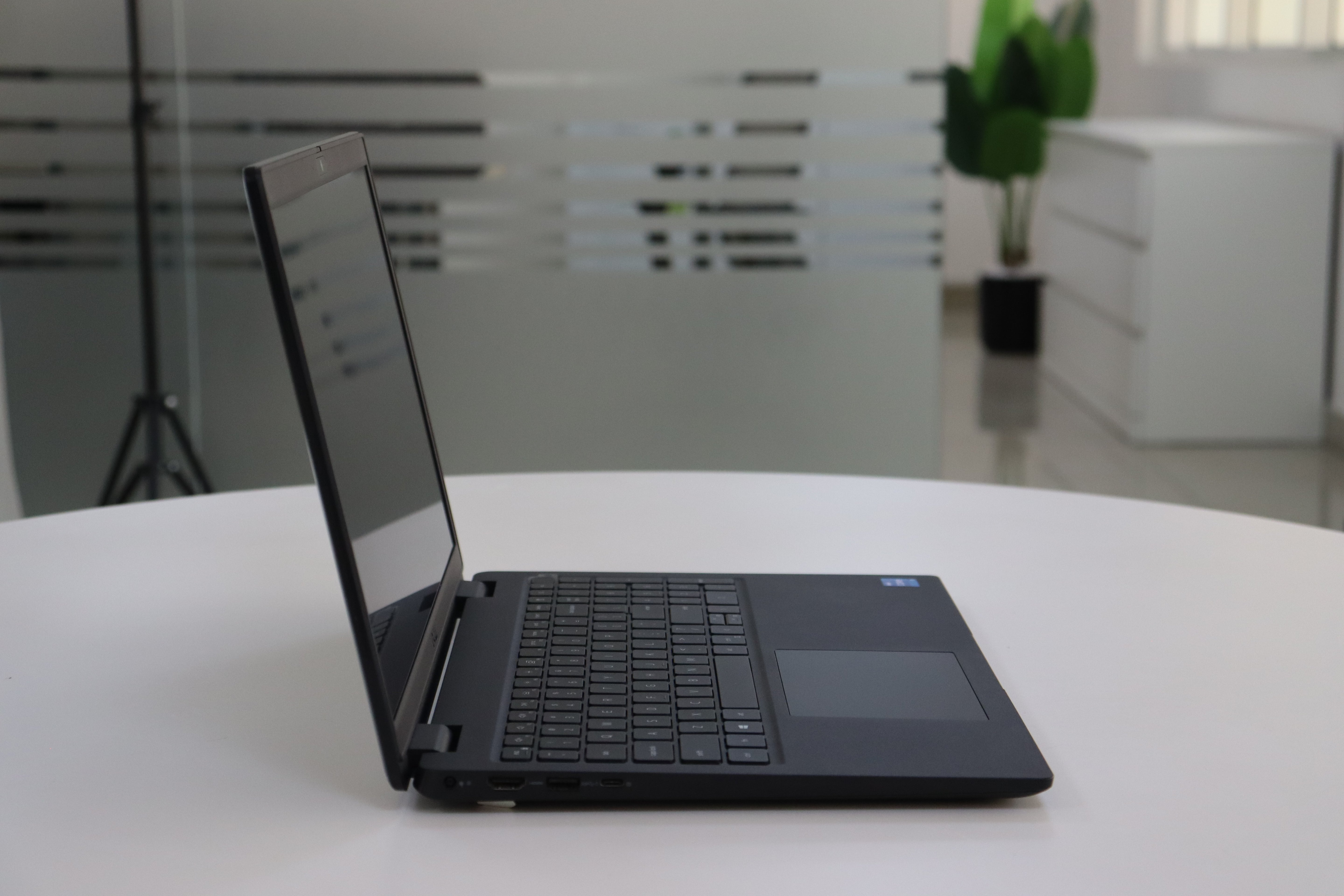 DELL LATITUDE 3520: 11th Gen i5, 8 GB RAM, 256 GB SSD, SN:53921 product photo 4
