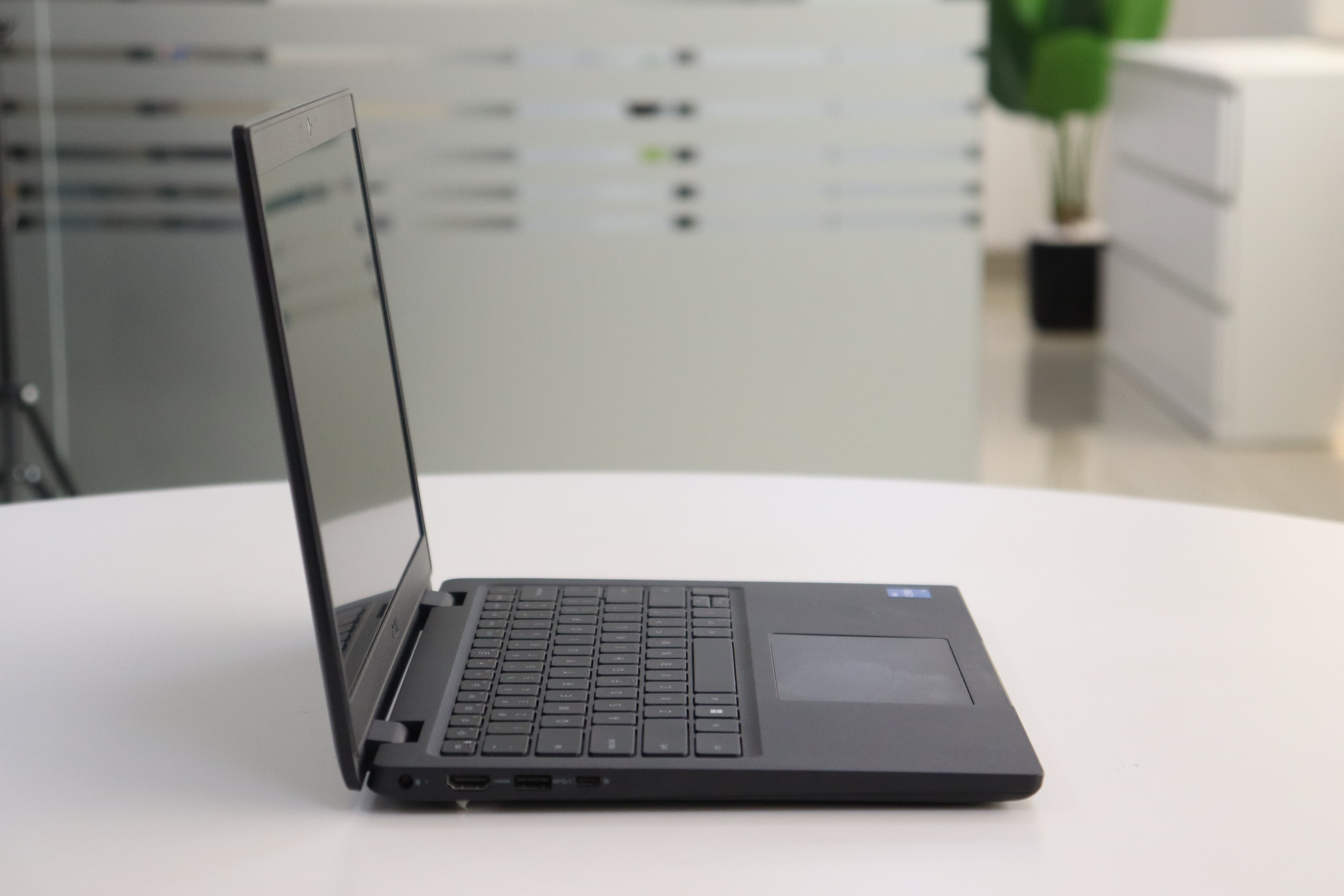 Dell Latitude 3430 SN:53948 product photo 4