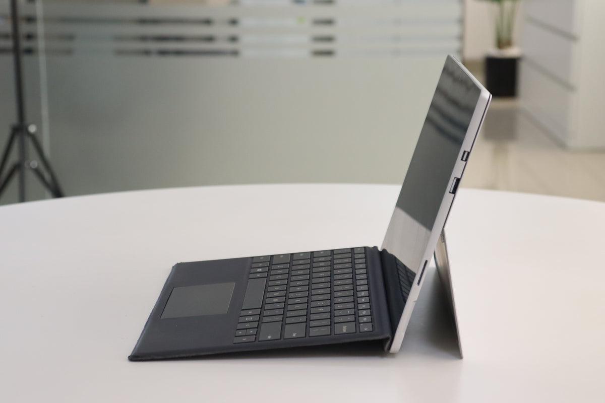 MICROSOFT SURFACE PRO 6 SN:69335 right side view