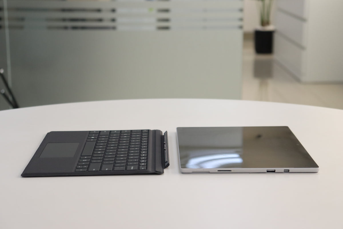 MICROSOFT SURFACE PRO 6 SN:76423 detached keyboard view