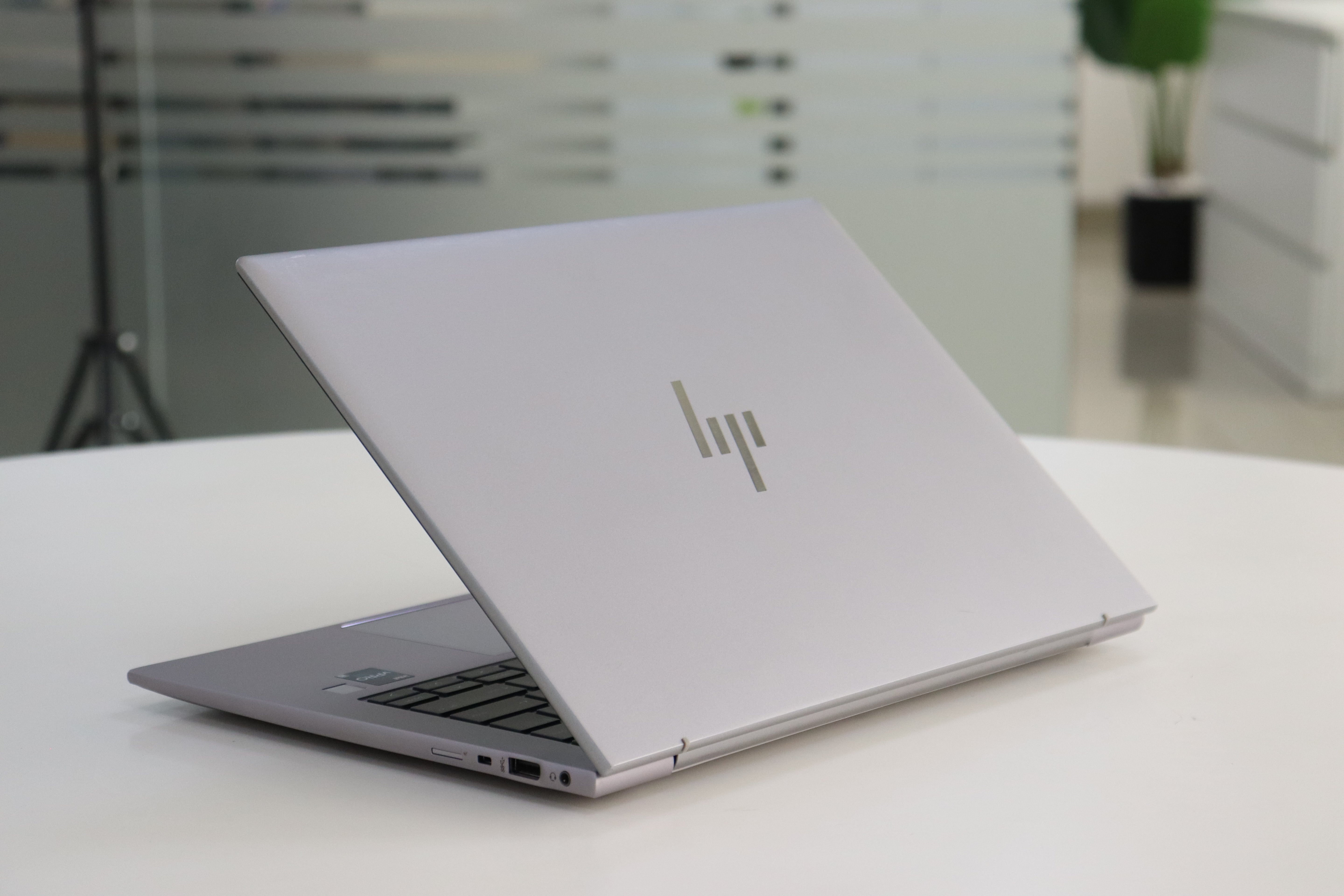 HP ZBook Firefly G10 SN:73506 product photo 6