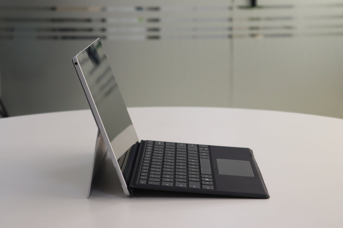 MICROSOFT SURFACE PRO 6 SN:78351 left side view