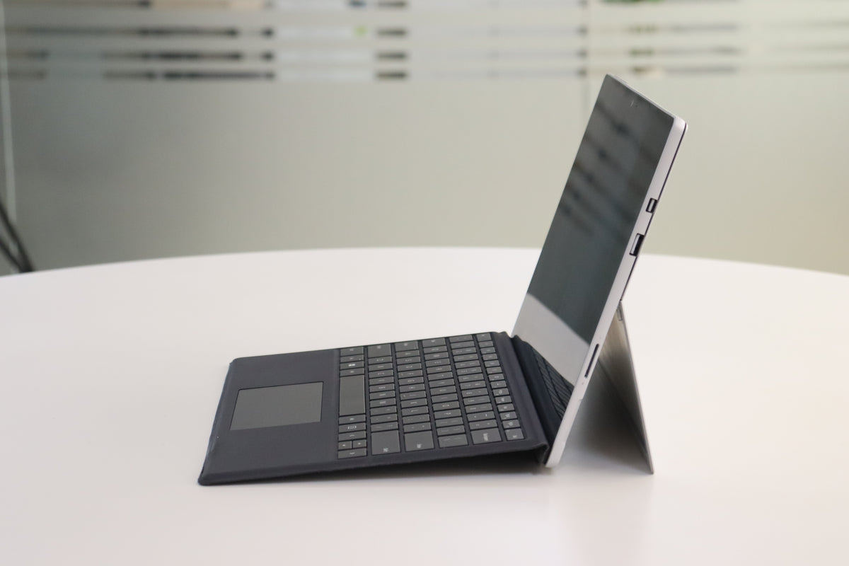 MICROSOFT SURFACE PRO 6 SN:78351 right side view