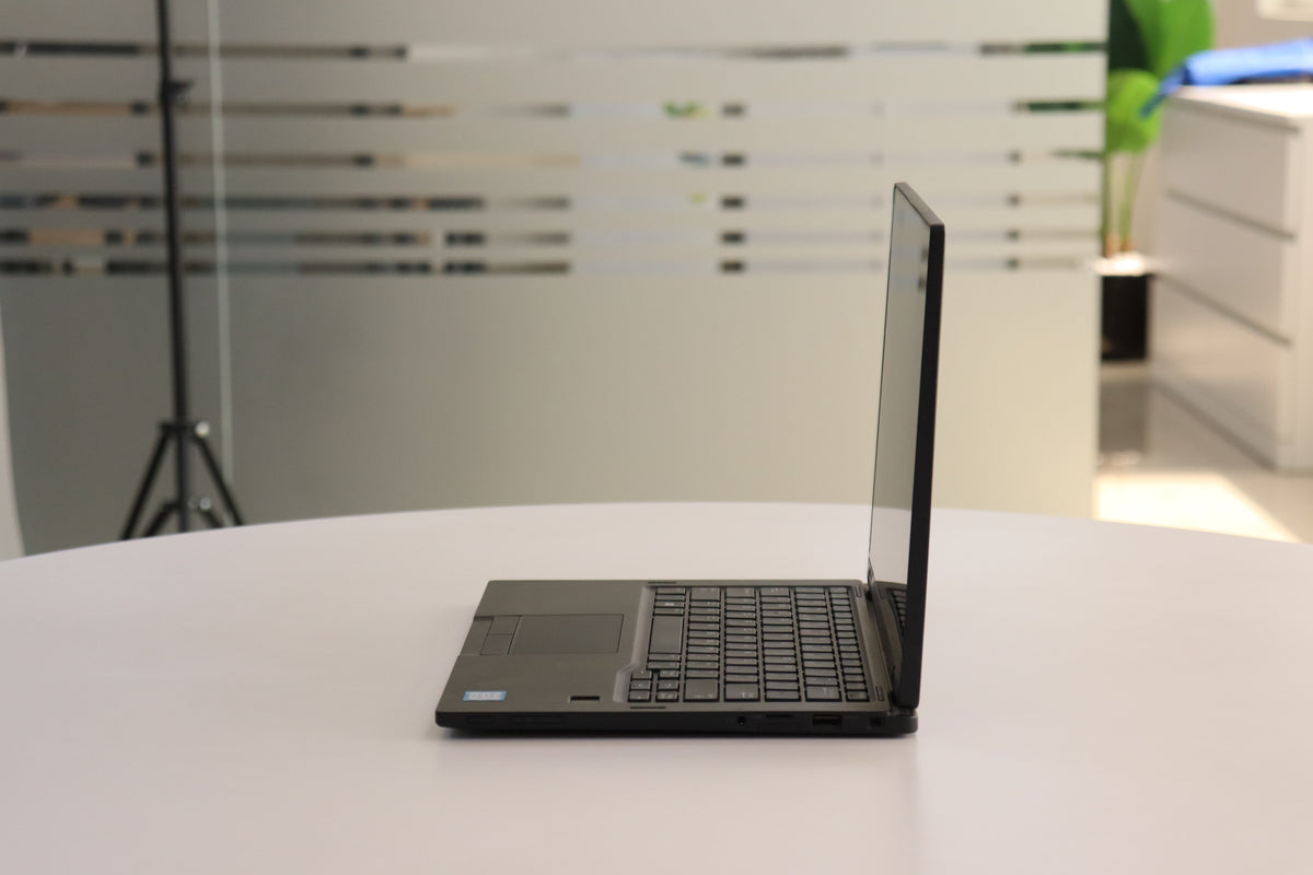 DELL LATITUDE 7390 2-IN-1 SN:92217 right side view