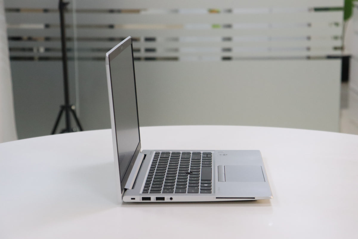 HP ELITEBOOK 840 G7 SN:95660 left side view