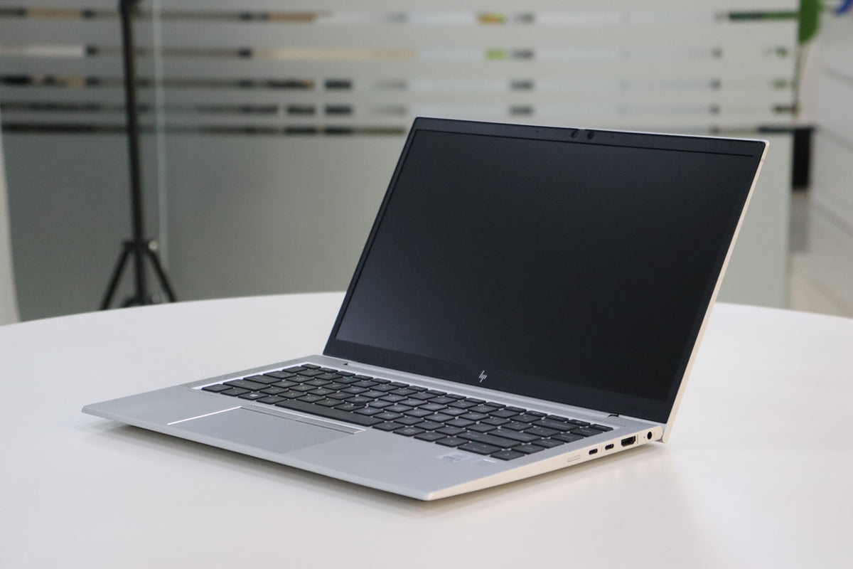 HP ELITEBOOK 840 G7 SN:95660 right front angle