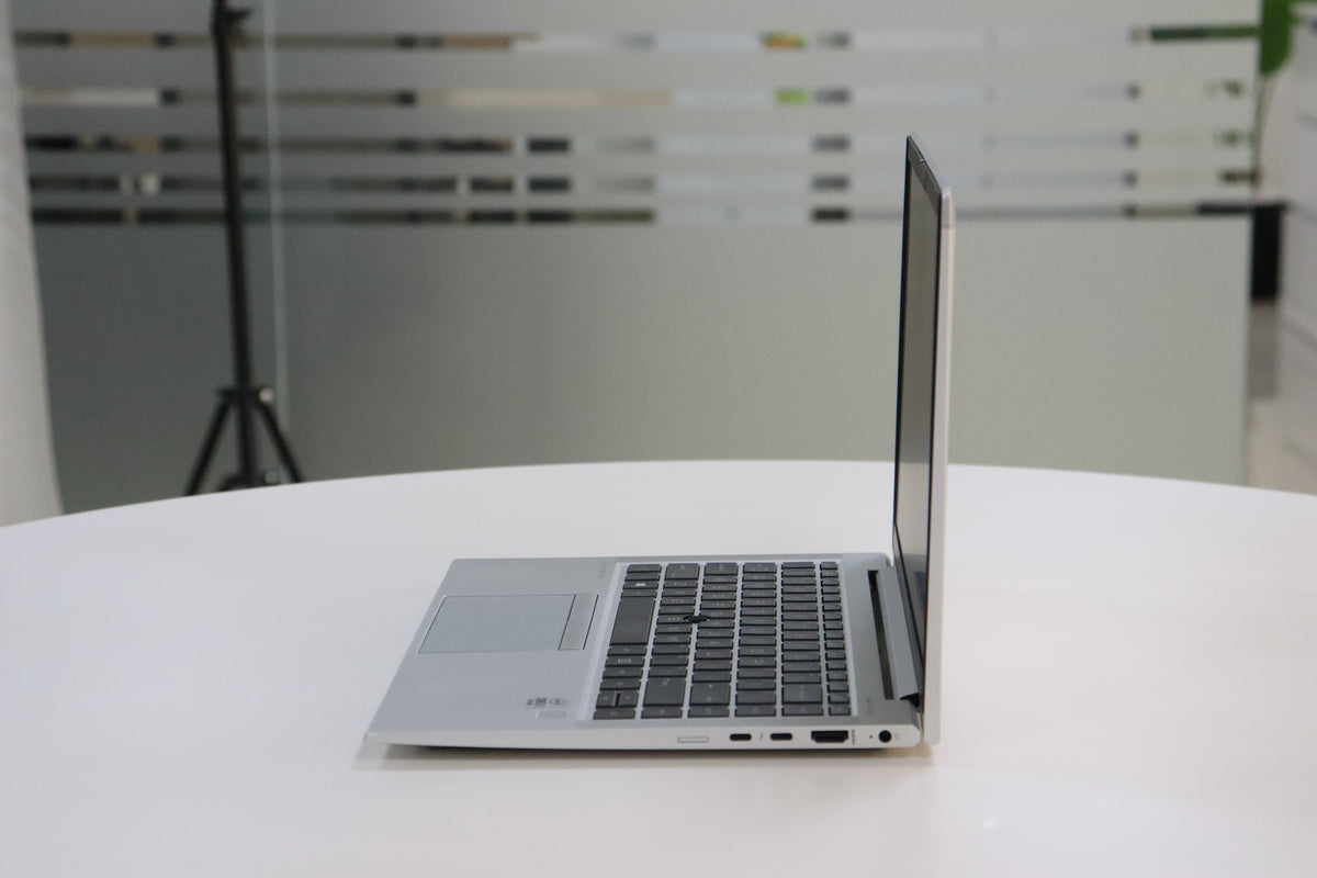HP ELITEBOOK 840 G7 SN:95660 right side view