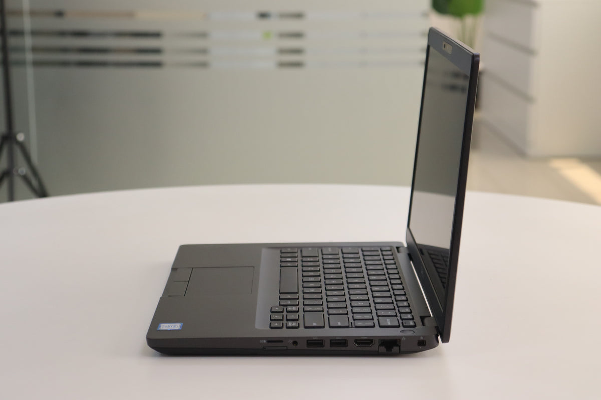 DELL LATITUDE 5401 SN:95827 right side view