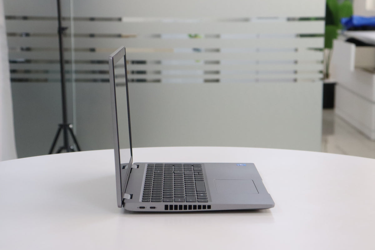 DELL LATITUDE 5520 SN:97913 left side view