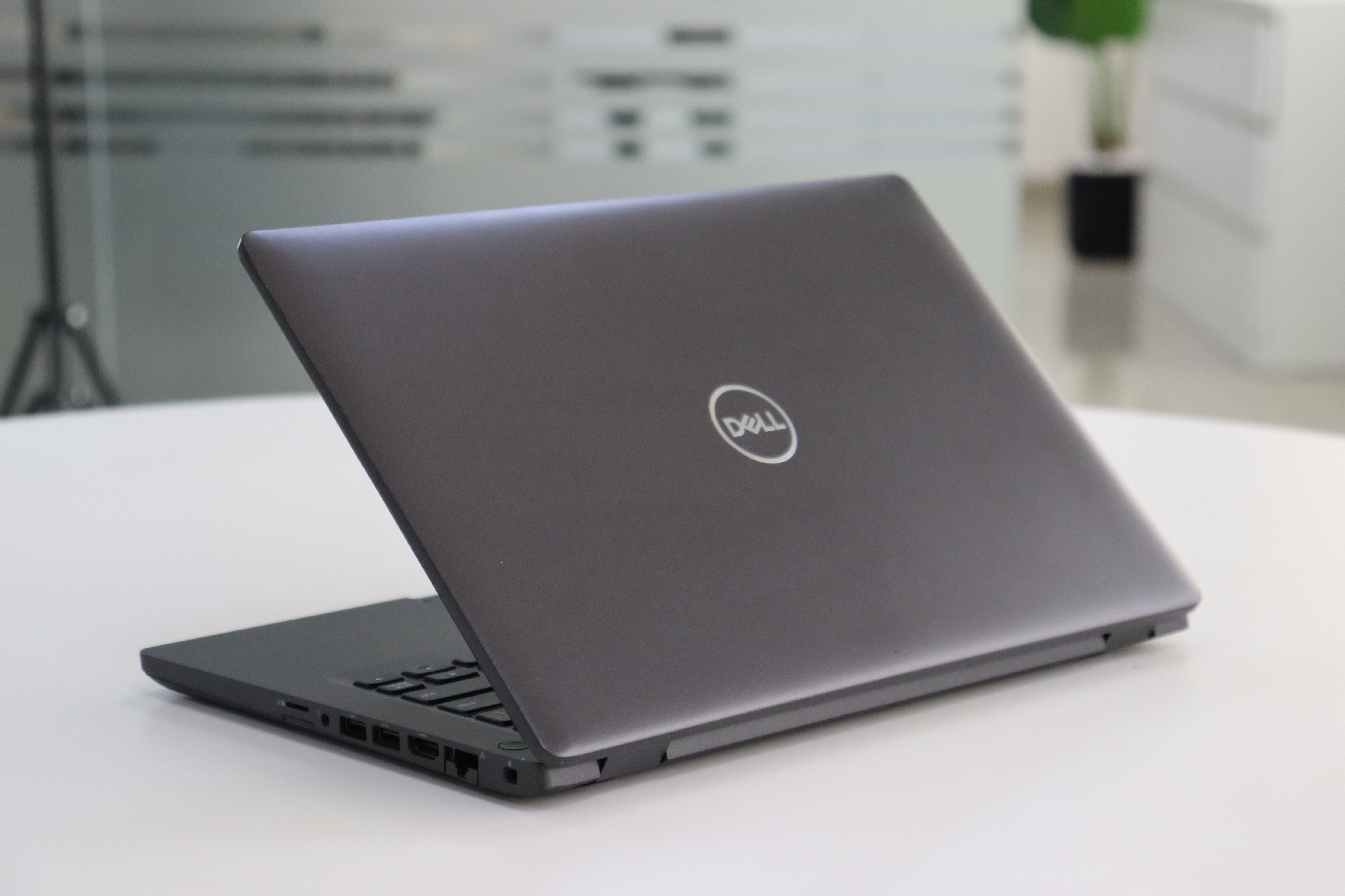 Dell Latitude 5400 SN:12316 product photo 6