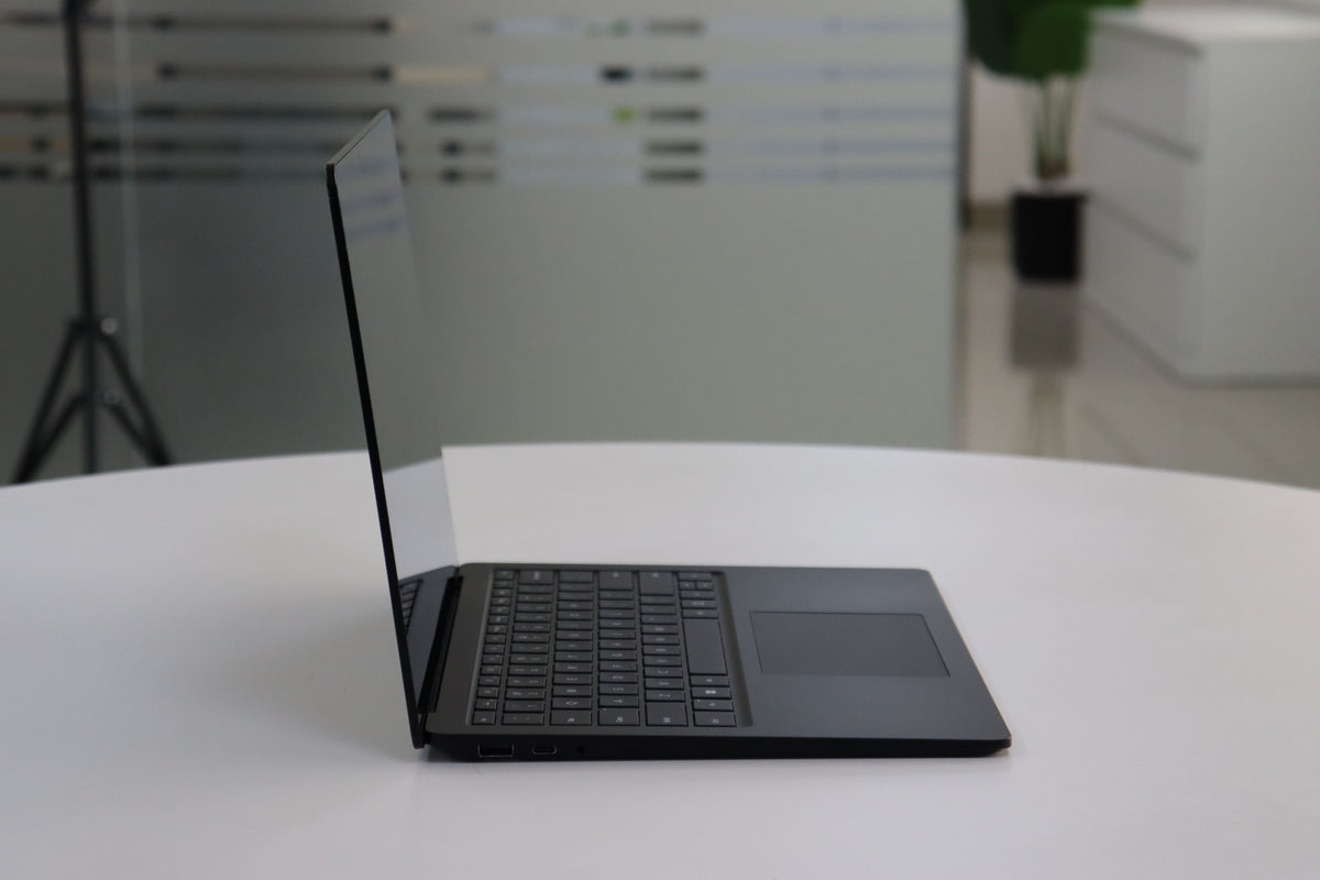 MICROSOFT SURFACE LAPTOP 4 SN:18681 left side view