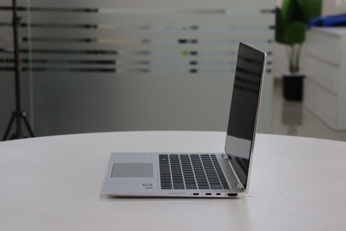 HP ELITEBOOK X360 1030 G3 SN:18745 right side view