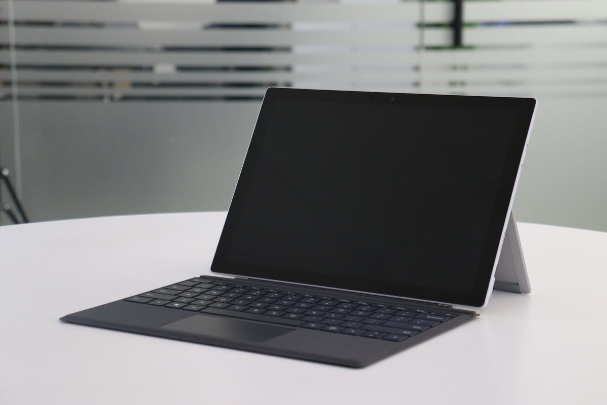 MICROSOFT SURFACE PRO 5 SN:18911 right front angle