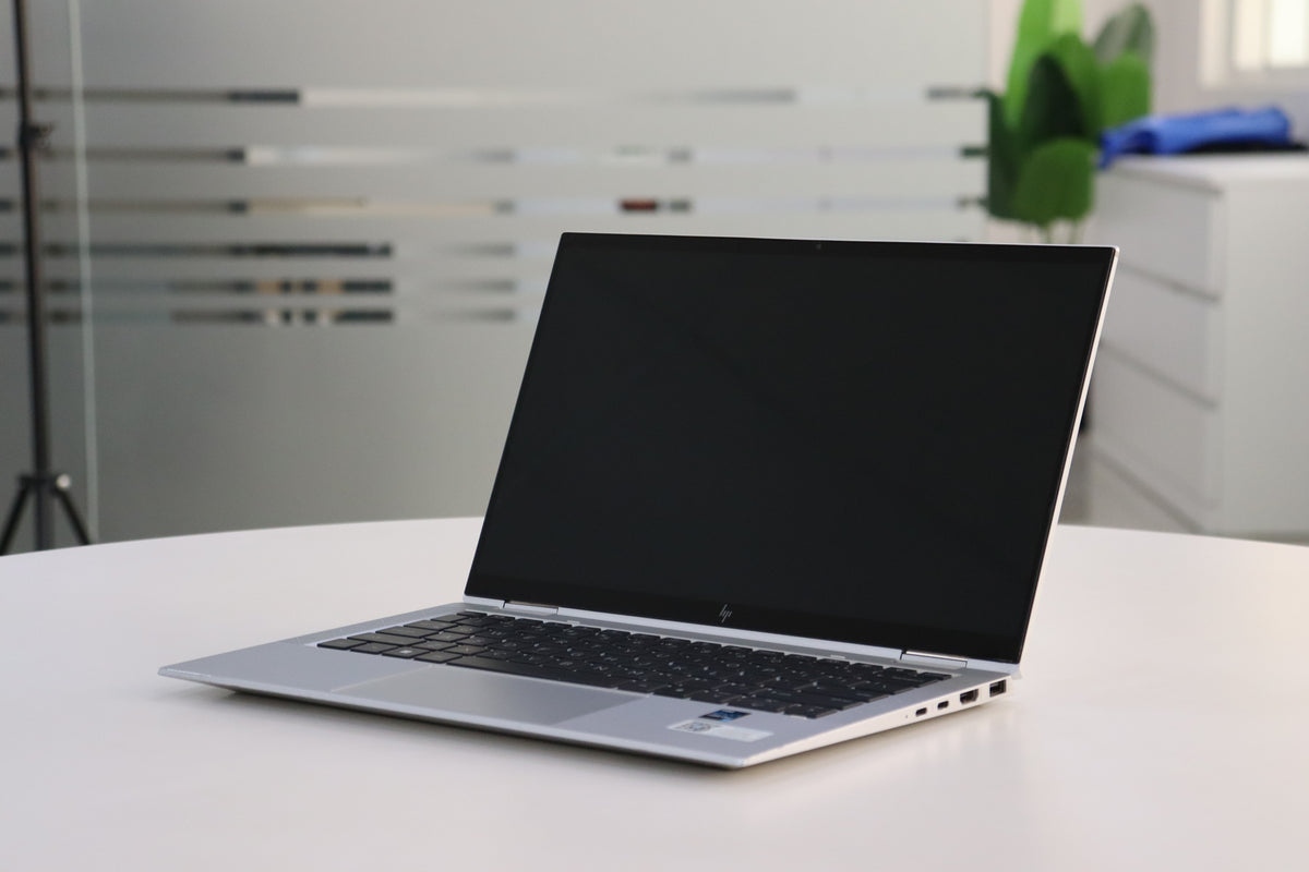 HP ELITEBOOK X360 1030 G8 SN:19011 right front angle