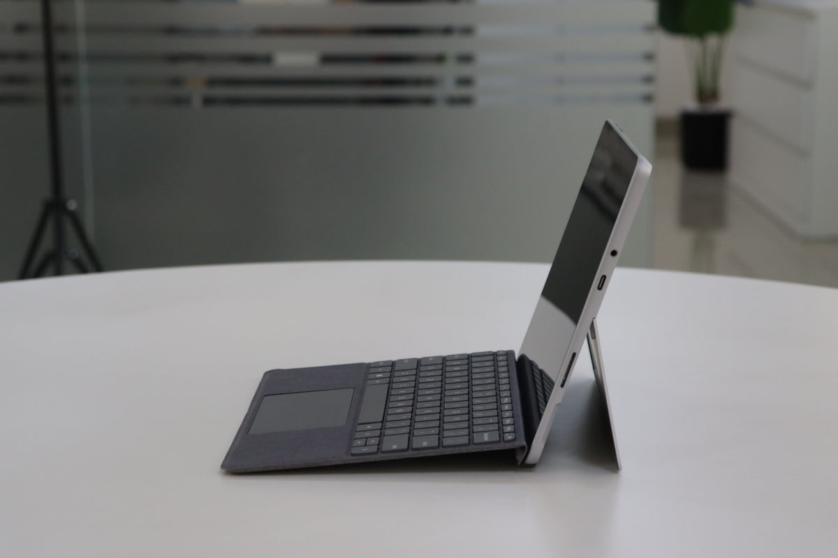 MICROSOFT SURFACE GO 3 SN:18607 right side view