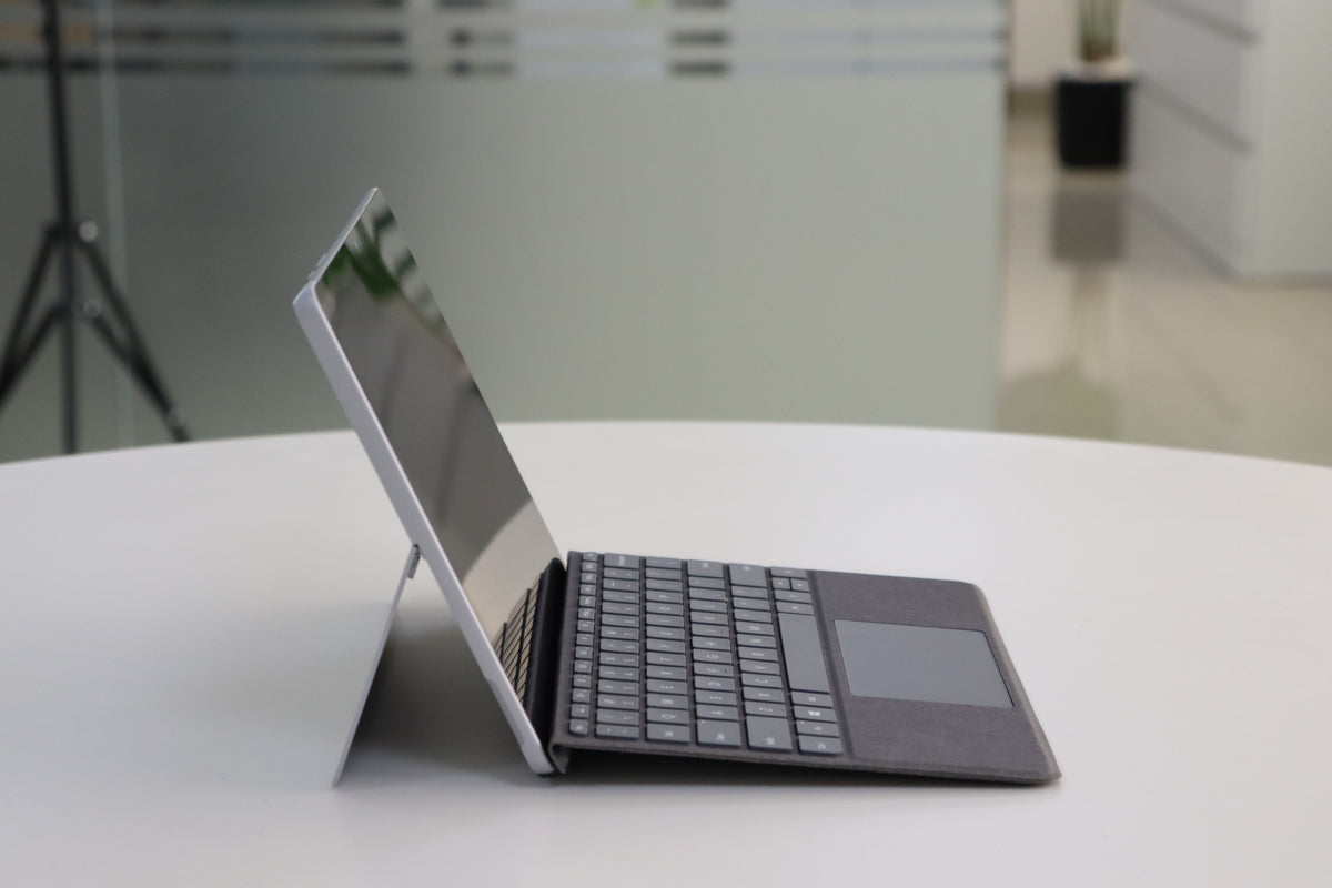 MICROSOFT SURFACE GO 3 SN:18614 left side view
