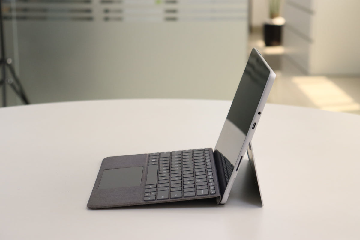 MICROSOFT SURFACE GO 3 SN:18616 right side view