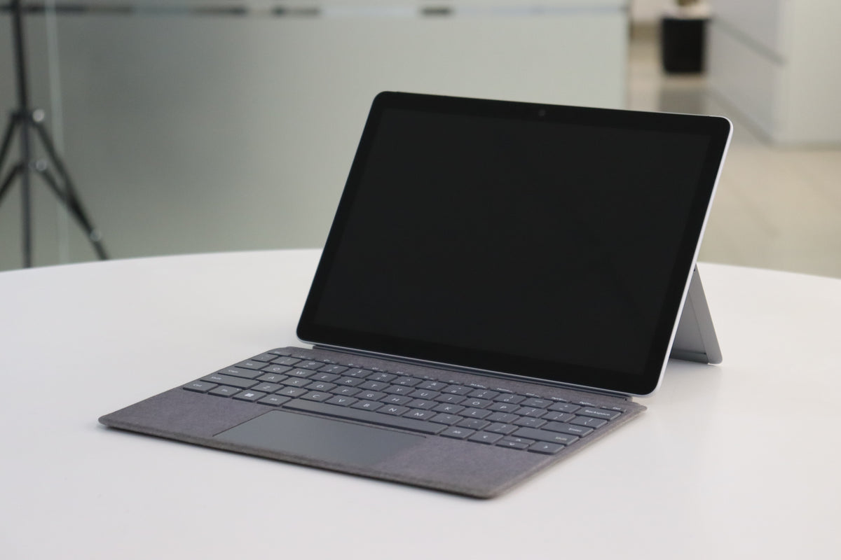 MICROSOFT SURFACE GO 3 SN:18647 right front angle