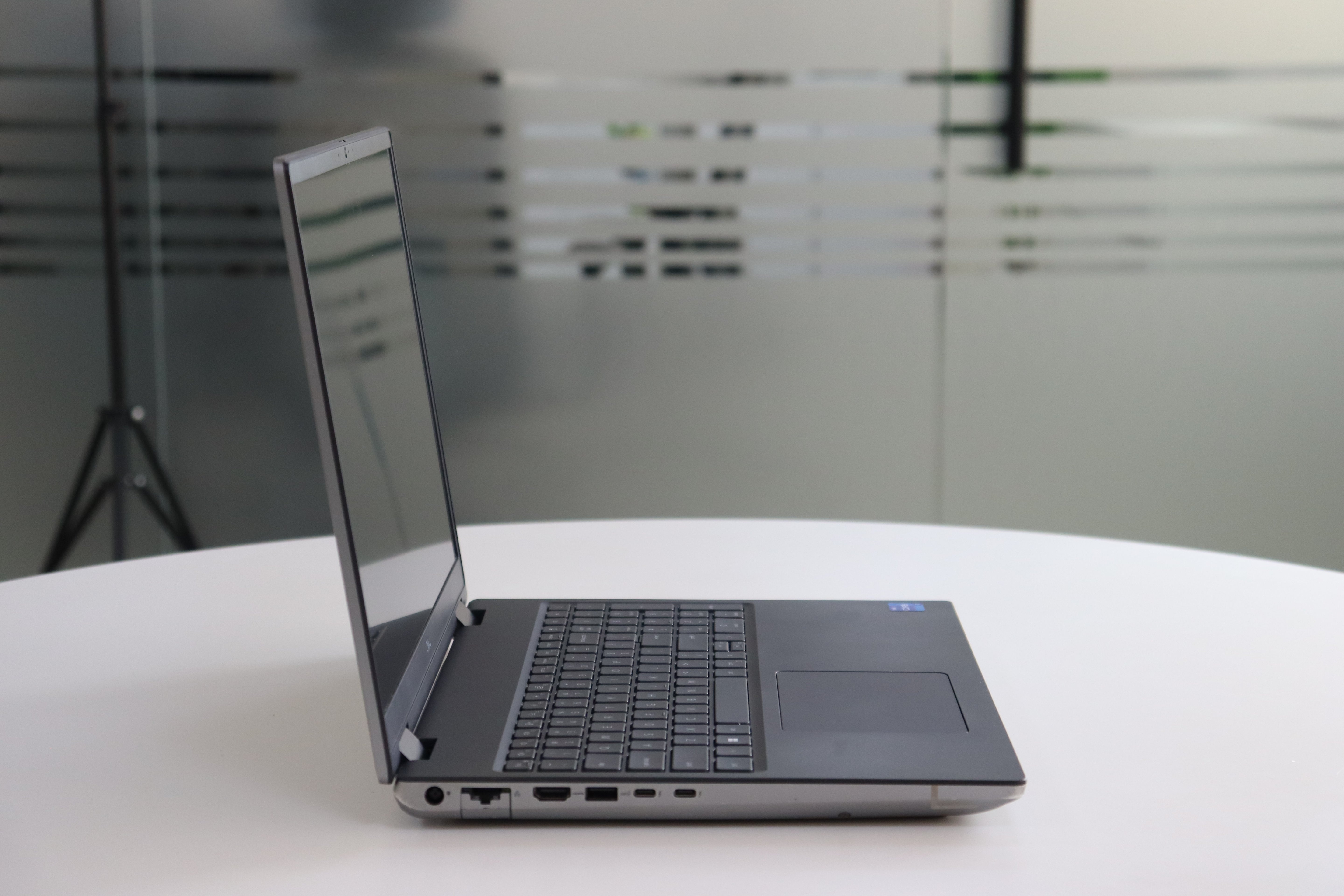 DELL INC. PRECISION 7670: 12th Gen i7, 64 GB RAM, 512 GB SSD, SN:19504