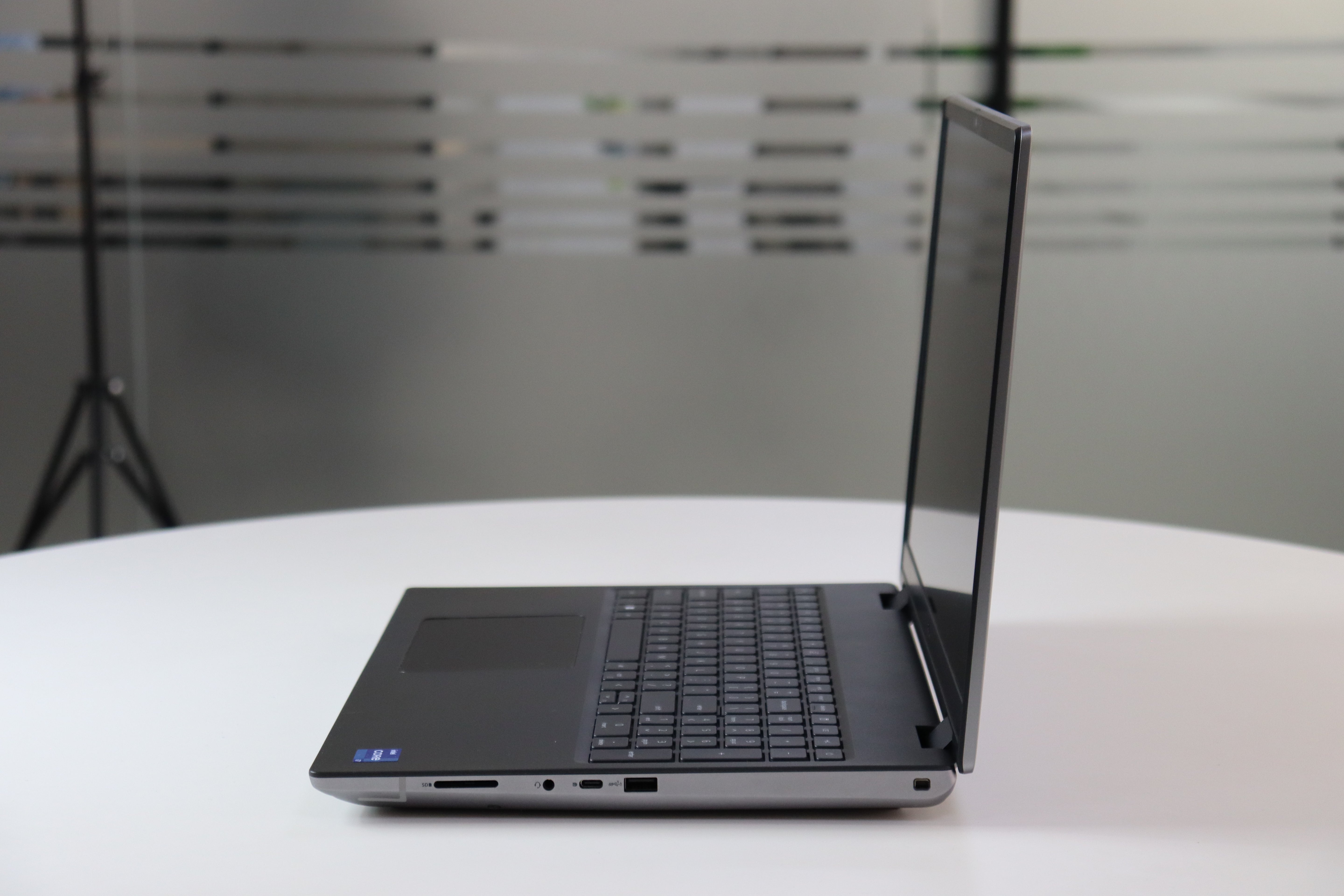 DELL INC. PRECISION 7670: 12th Gen i7, 64 GB RAM, 512 GB SSD, SN:19522