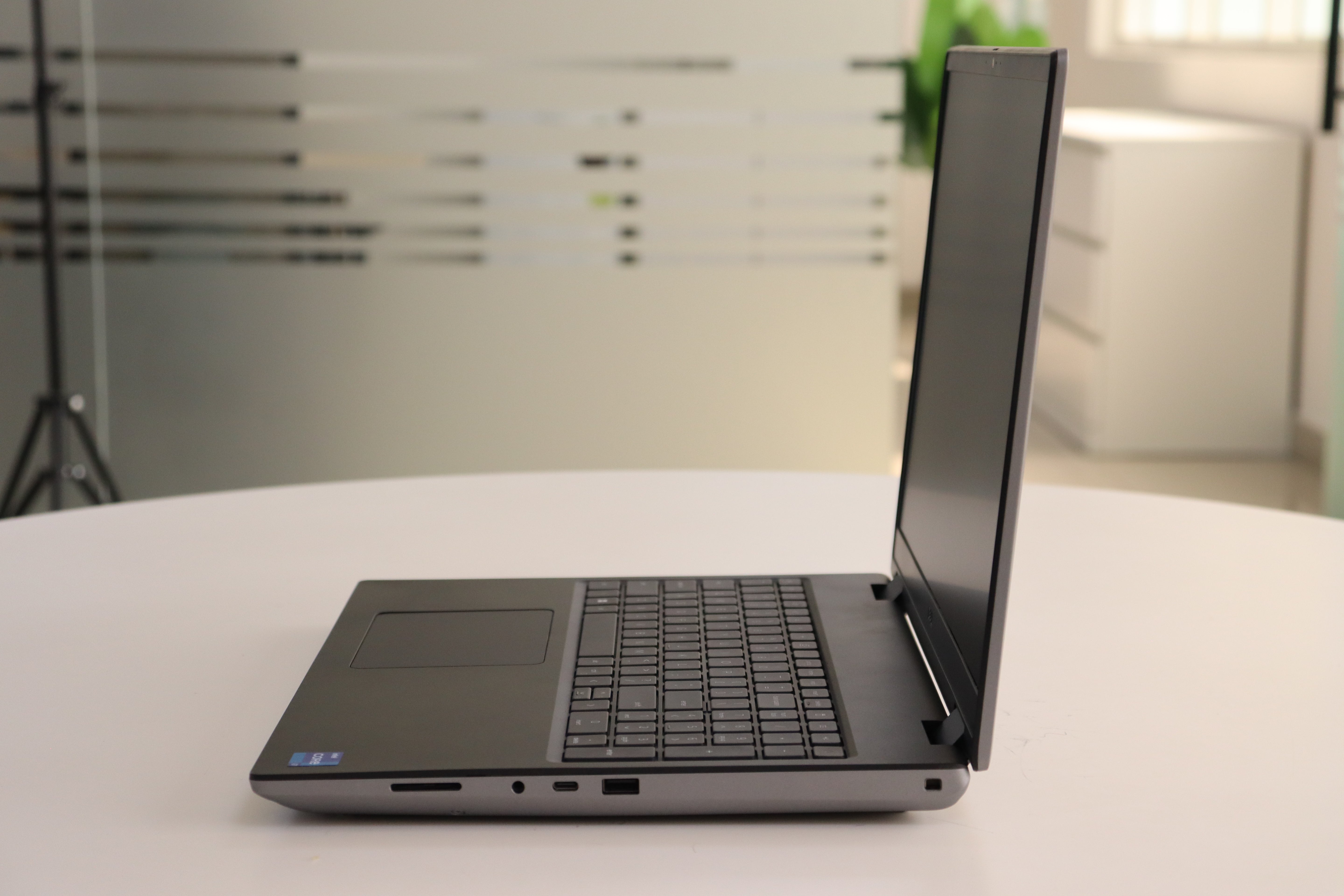 DELL PRECISION 7670 SN:19531 product photo 3