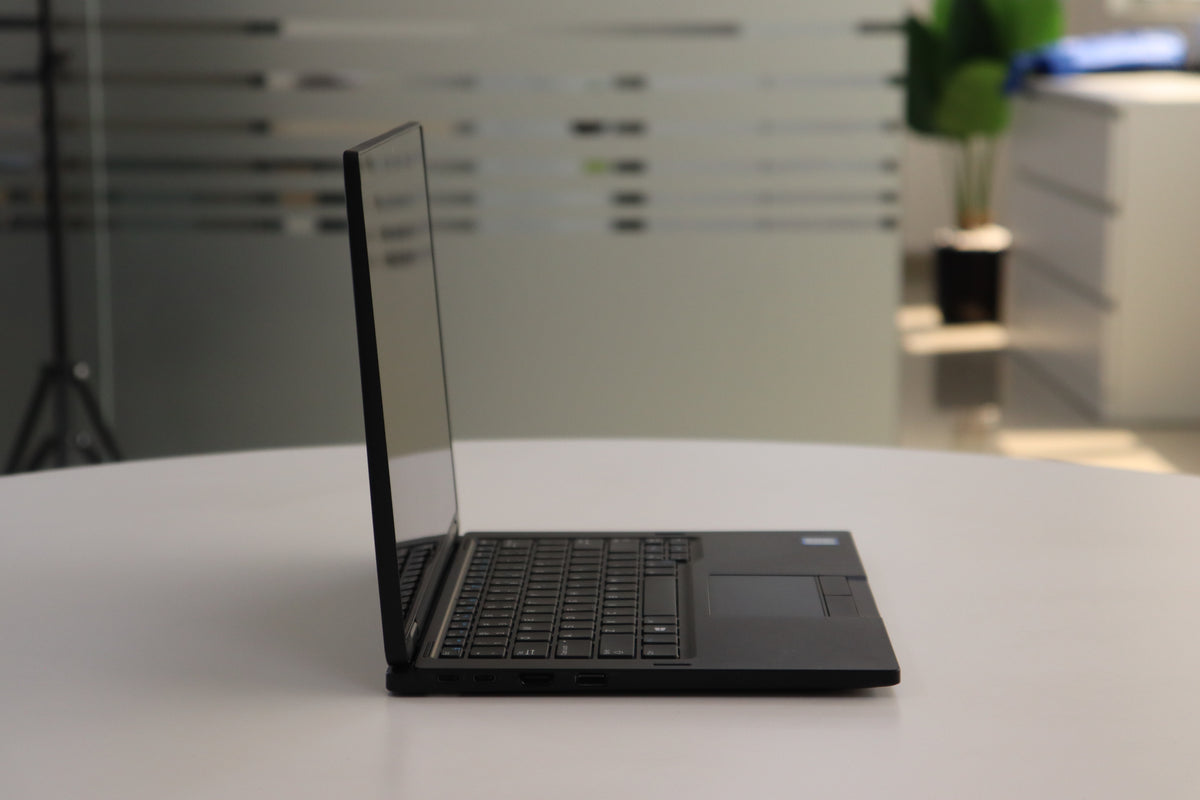 DELL LATITUDE 7390 2-IN-1 SN:20656 left side view
