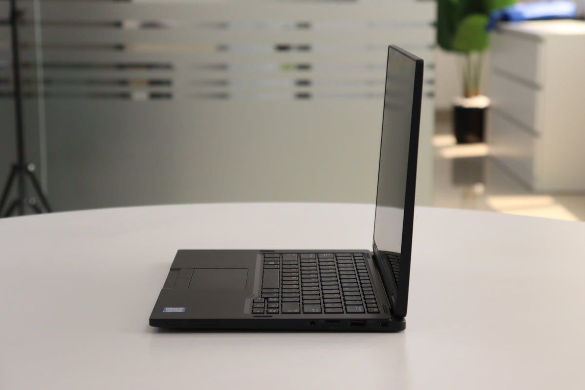 DELL LATITUDE 7390 2-IN-1 SN:20672 right side view