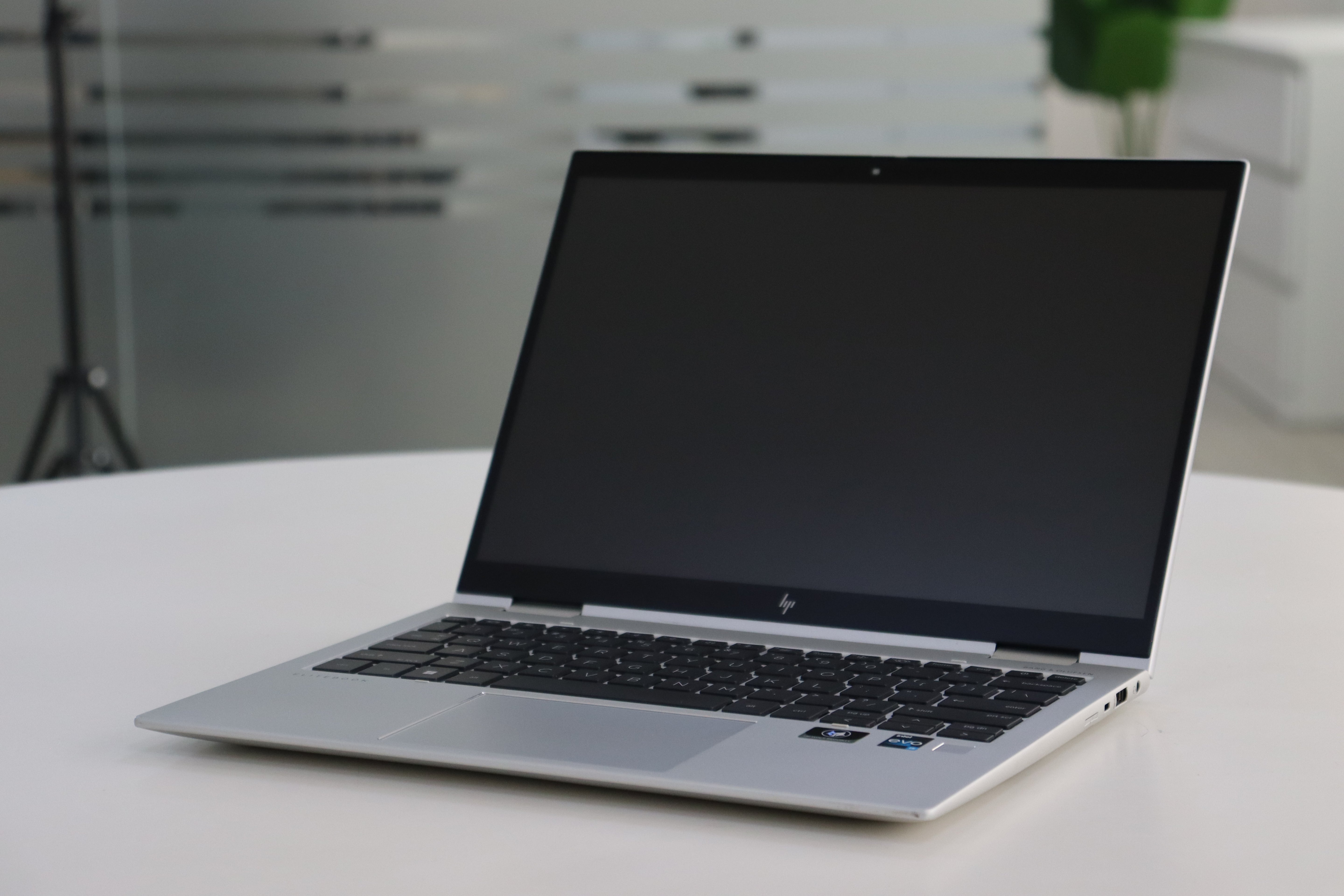 HP Elite x360 830 G9 SN:23507 product photo 2
