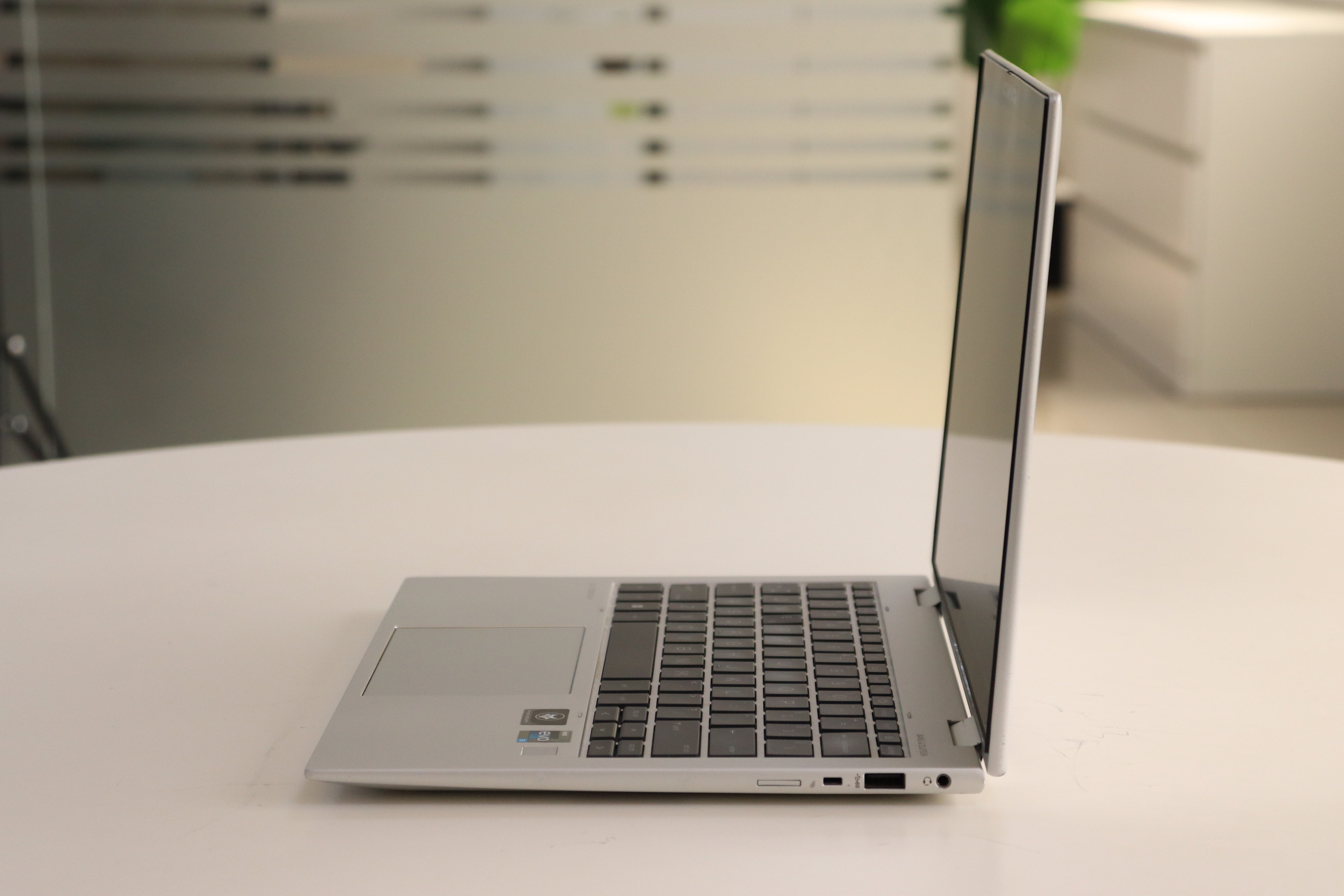 HP Elite x360 830 G9 SN:23513 product photo 3