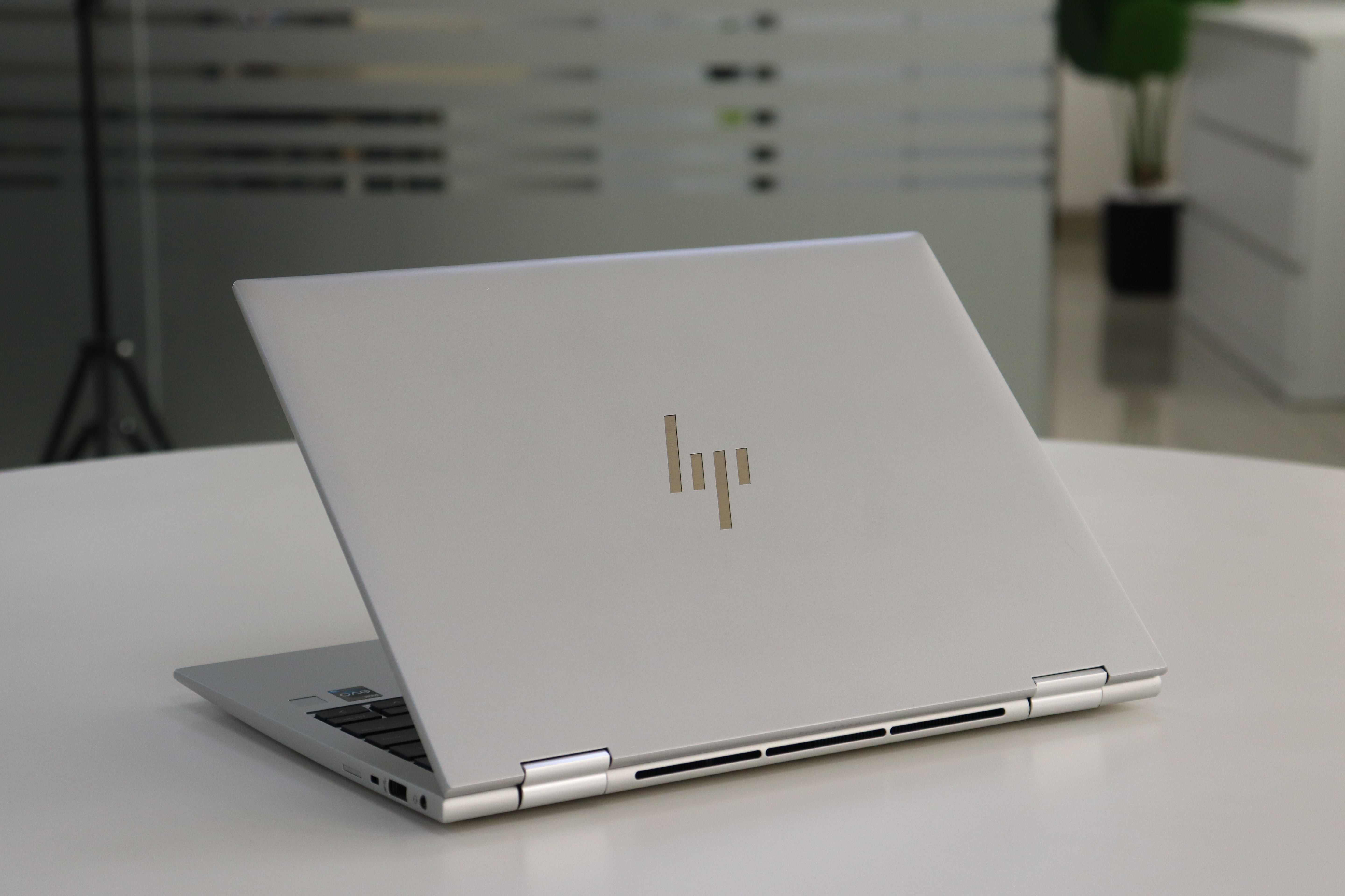 HP Elite x360 830 G9 SN:23514 product photo 6