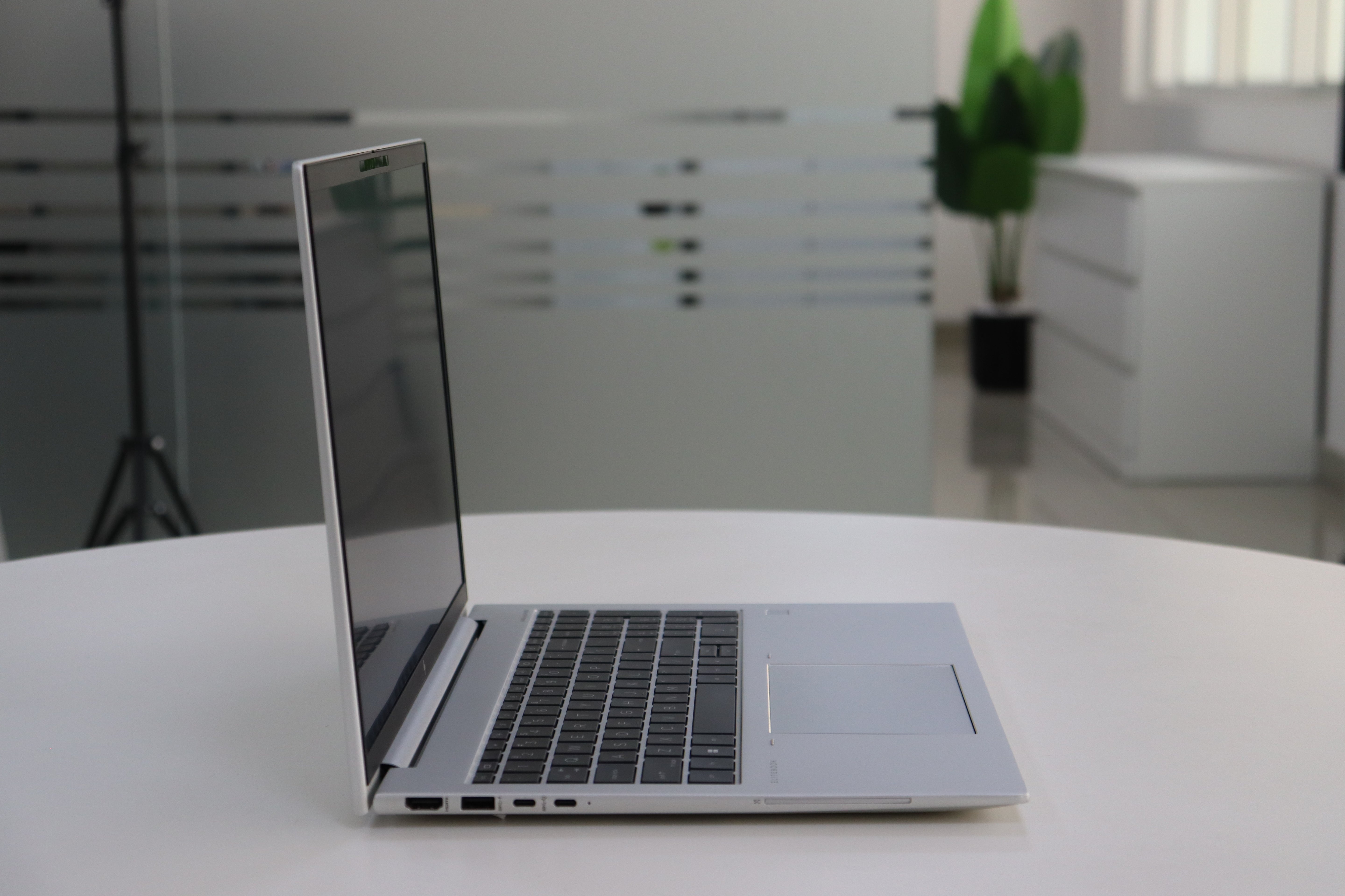 HP EliteBook 865 G9 SN:23722 product photo 4