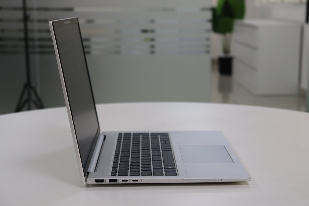 Hp Elitebook 860 G10 SN:23724 product photo 4