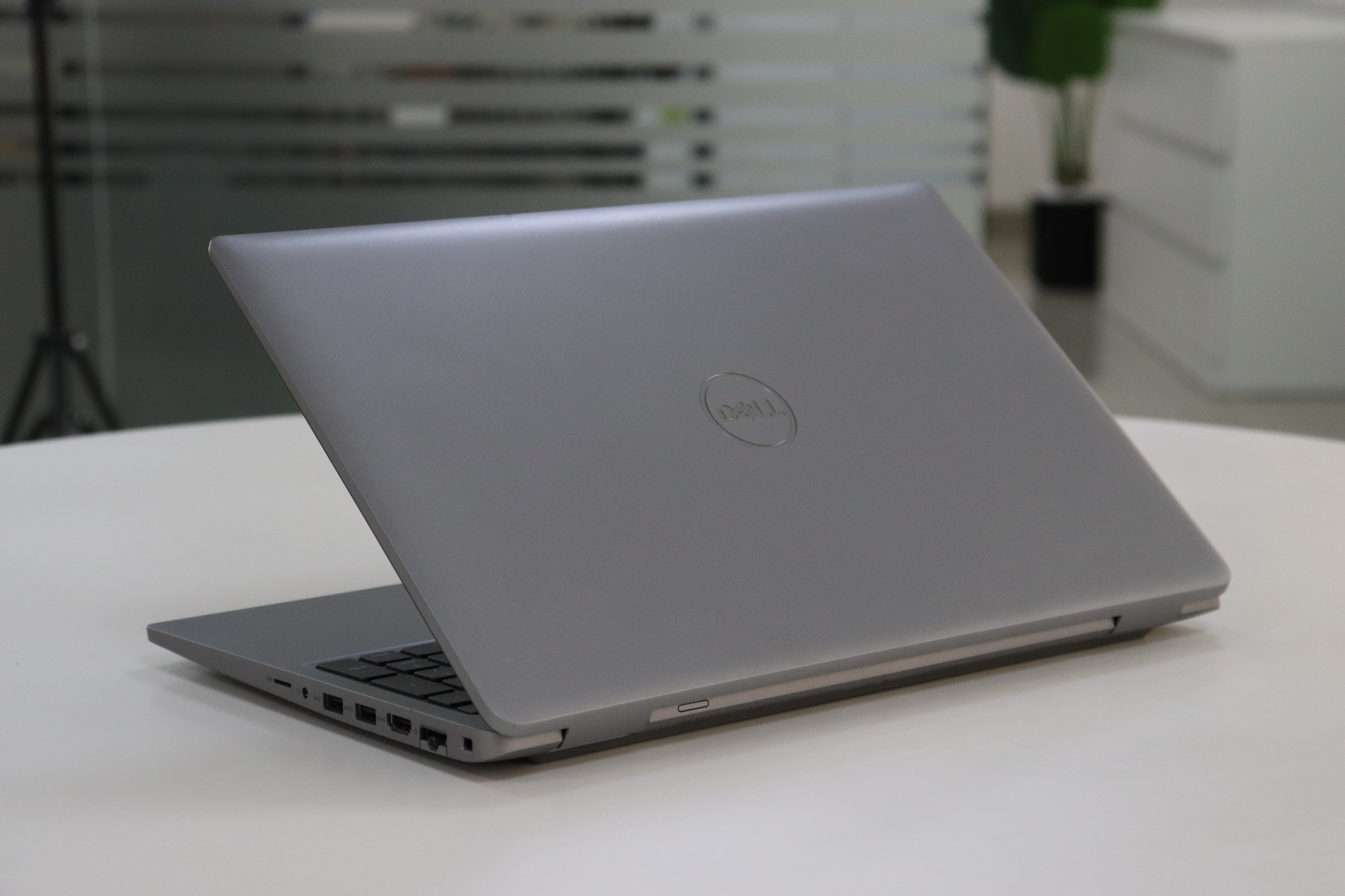 DELL LATITUDE 5550 SN:26410 product photo 6
