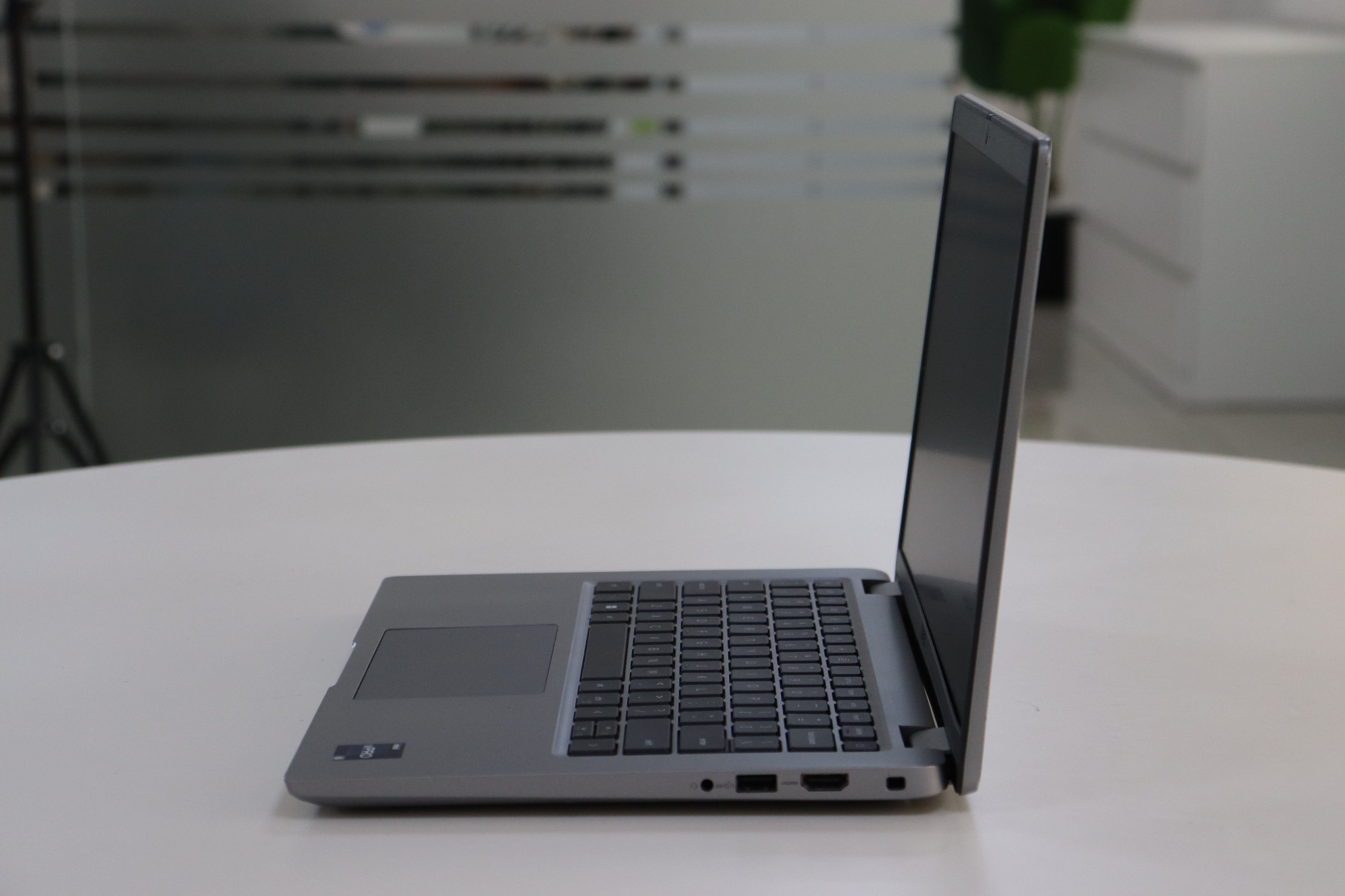 Dell Latitude 5440 SN:27708 product photo 3