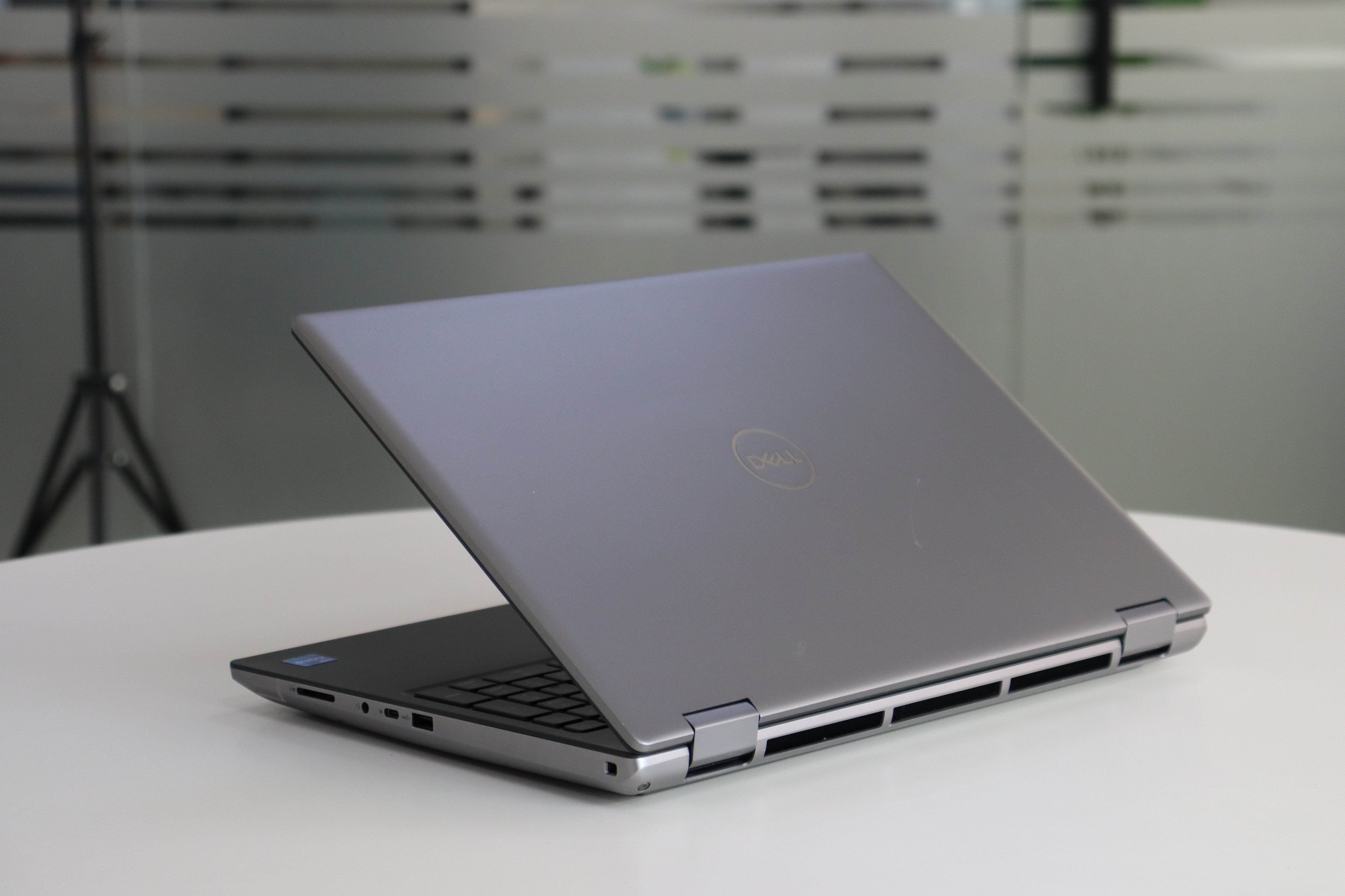 DELL INC. PRECISION 7670: 12th Gen i7, 64 GB RAM, 512 GB SSD, SN:27762