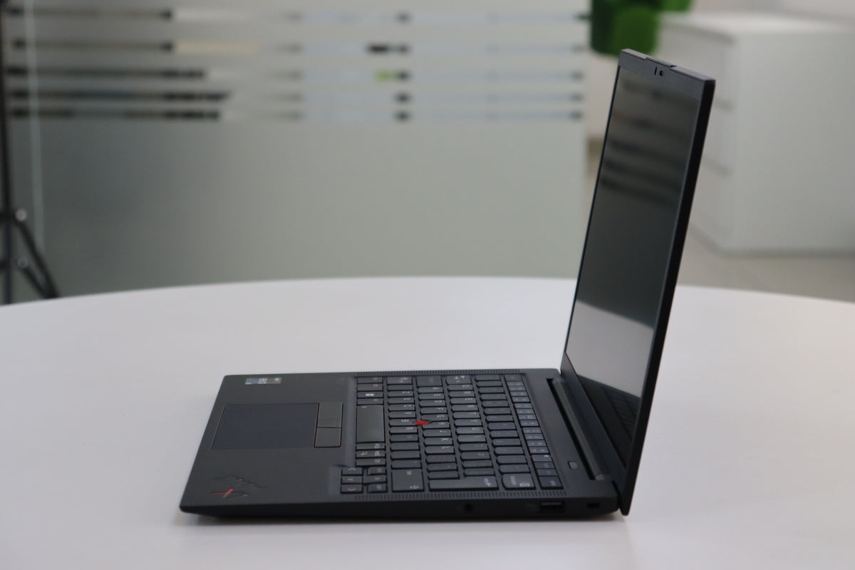 LENOVO THINKPAD X1 CARBON GEN 10: 12th Gen i7, 16 GB RAM, 512 GB SSD, SN:27782