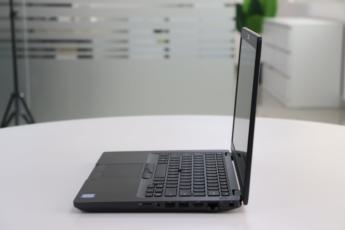 Dell Latitude 5401 - side view