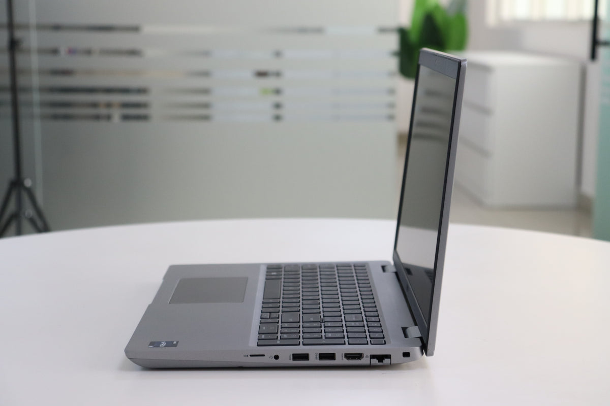 Dell Latitude 5531 SN:31130 product photo 3