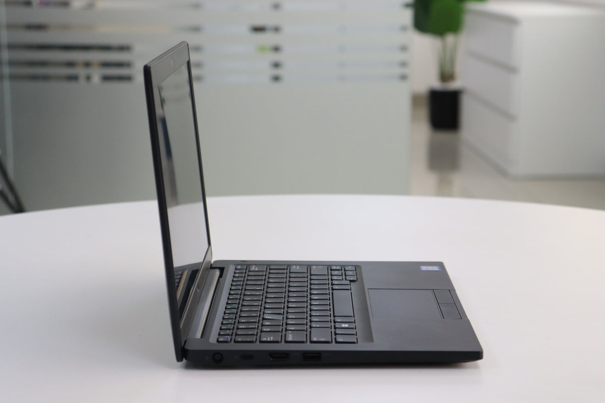 Dell Latitude 7390 SN:31176 product photo 4