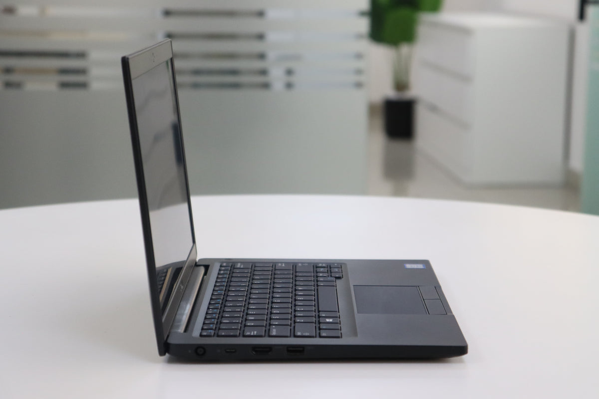 LATITUDE 7390 104952931177 image_4