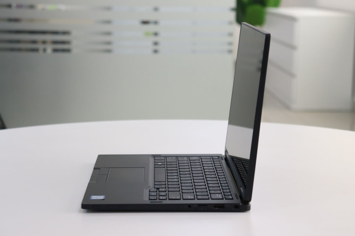 Dell Latitude 7390 2-in-1 SN:32223 product photo 3