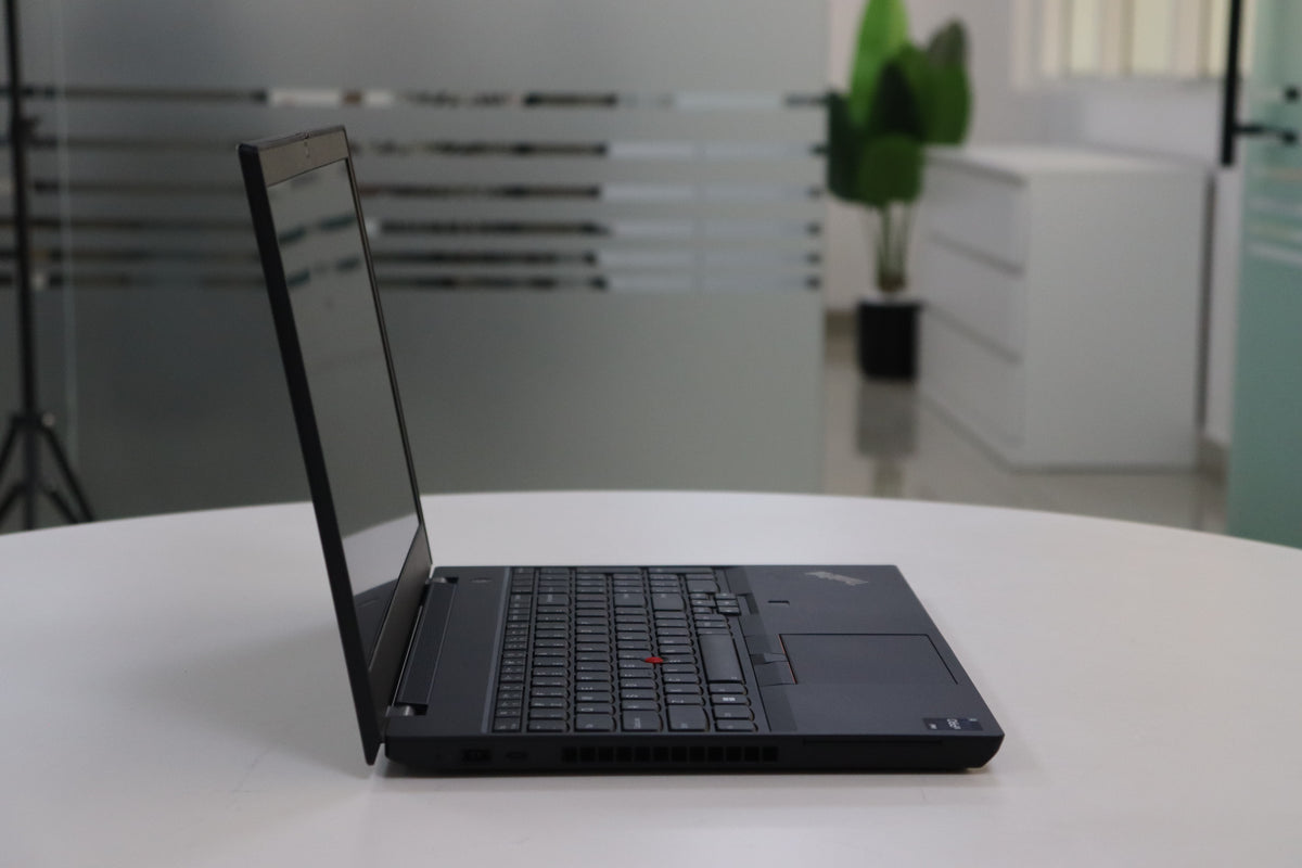 Lenovo ThinkPad P15v Gen 3 SN:34606 product photo 4