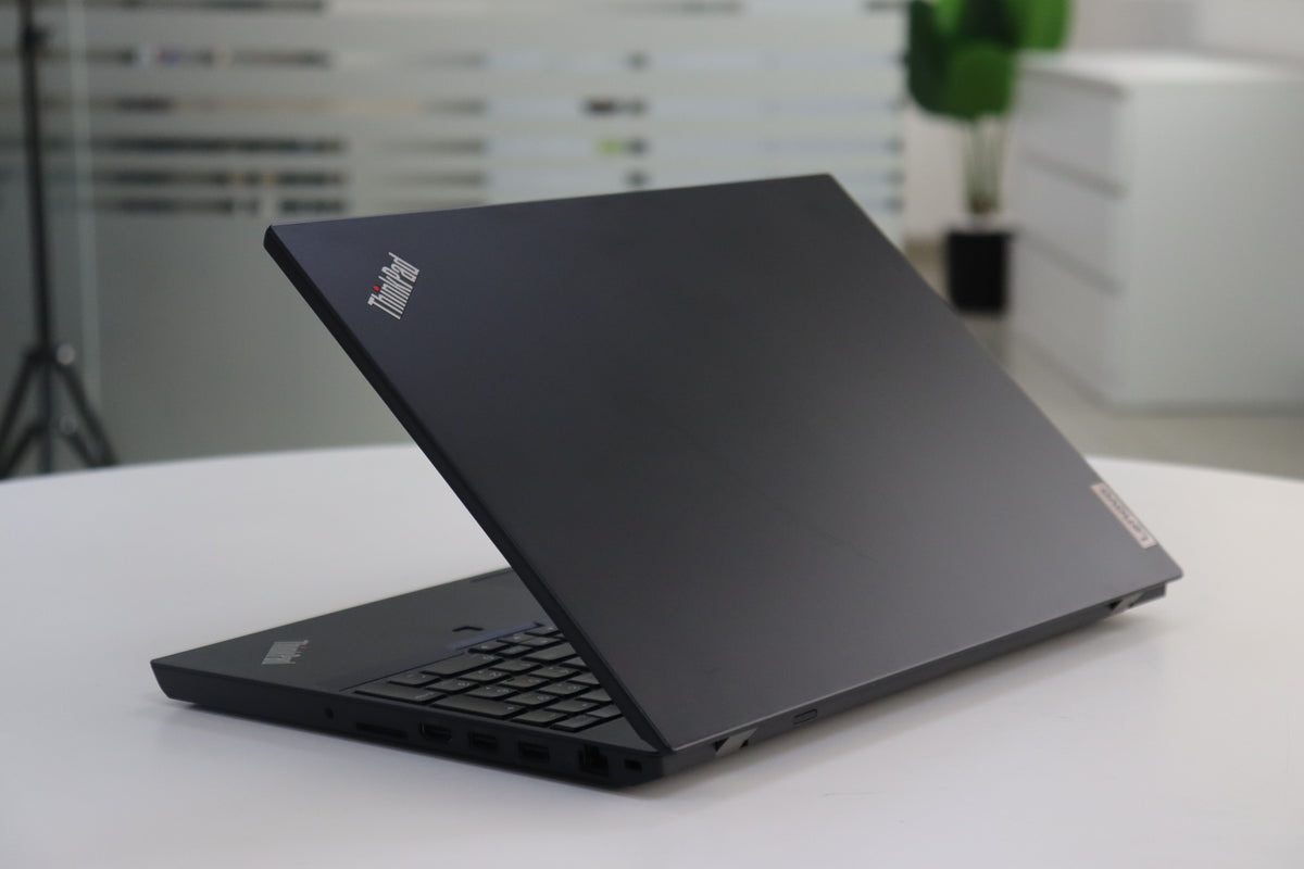 Lenovo ThinkPad P15v Gen 3 SN:34611 product photo 6