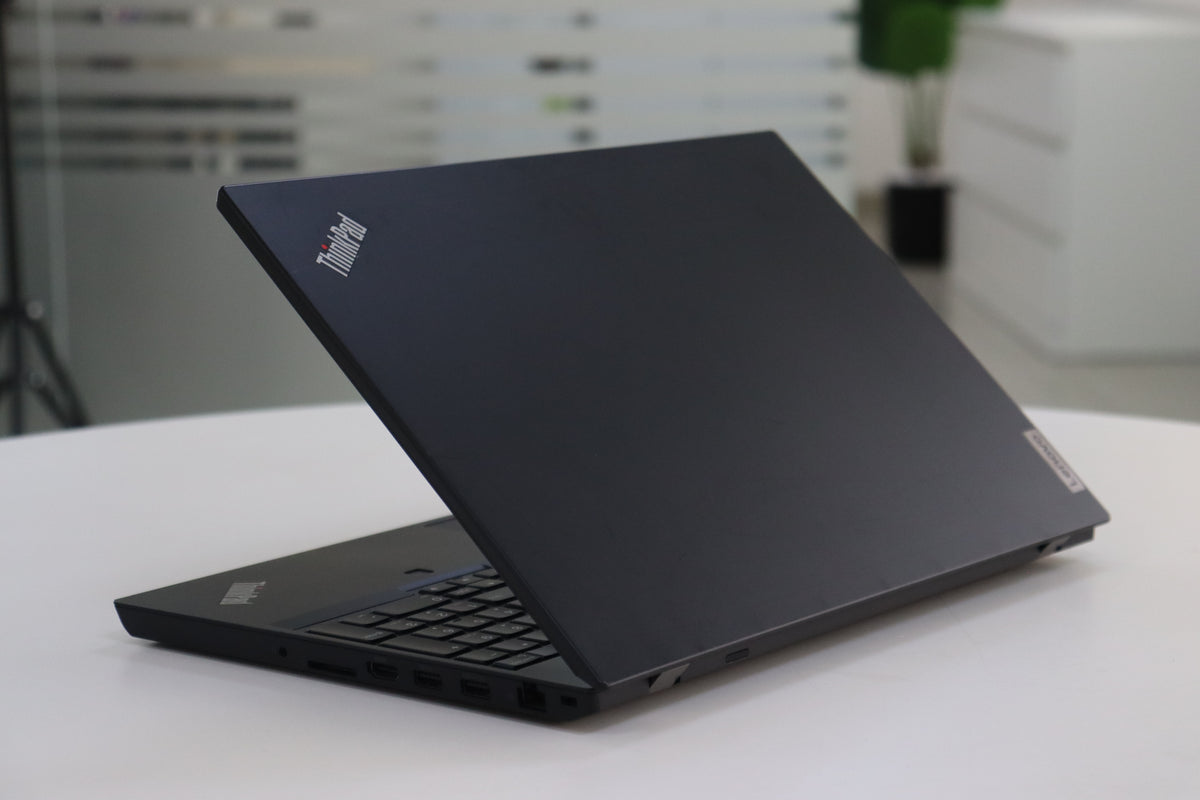 Lenovo Thinkpad P15v Gen 3 SN:34613 product photo 6