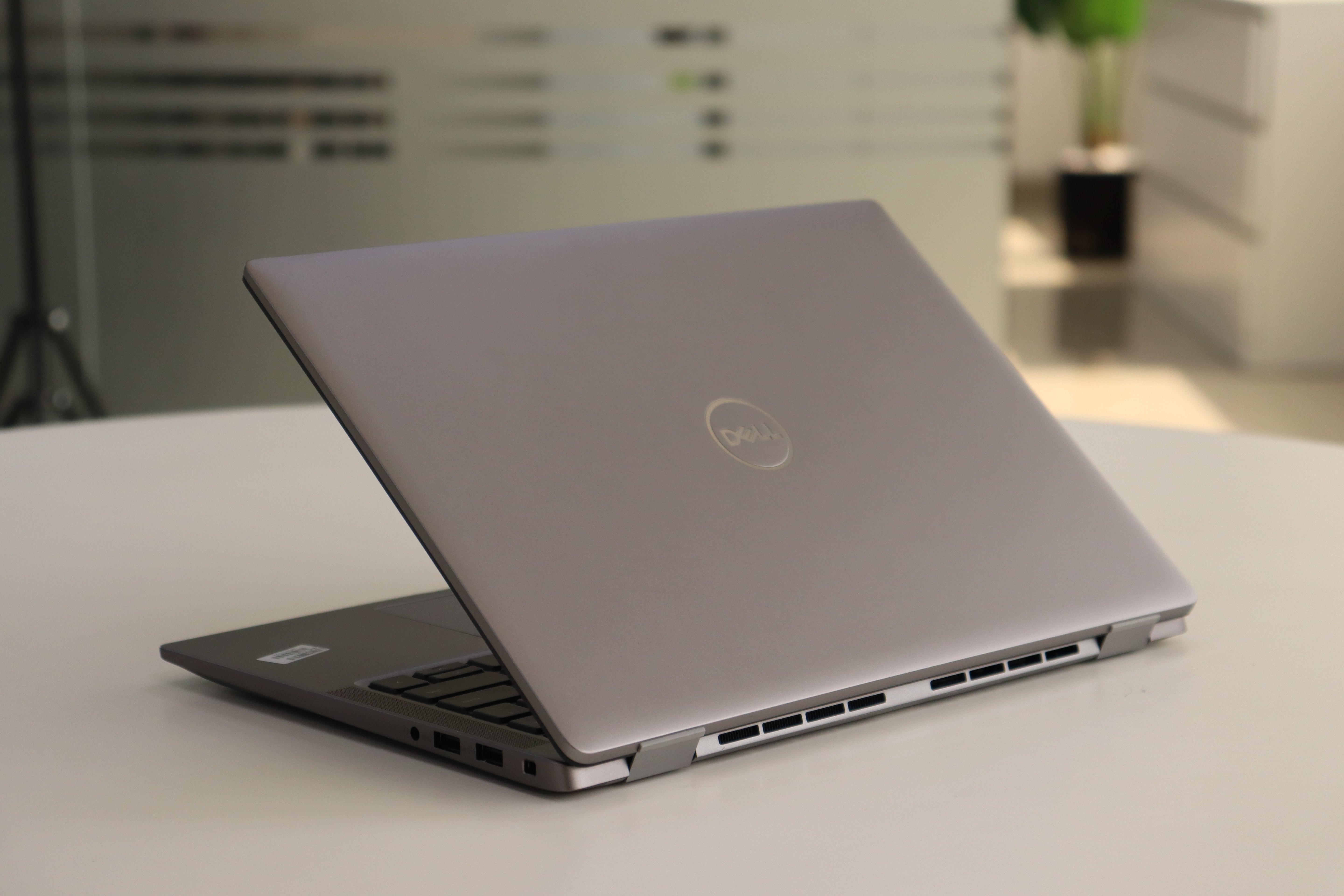 Dell Latitude 7450 SN:34958 product photo 6