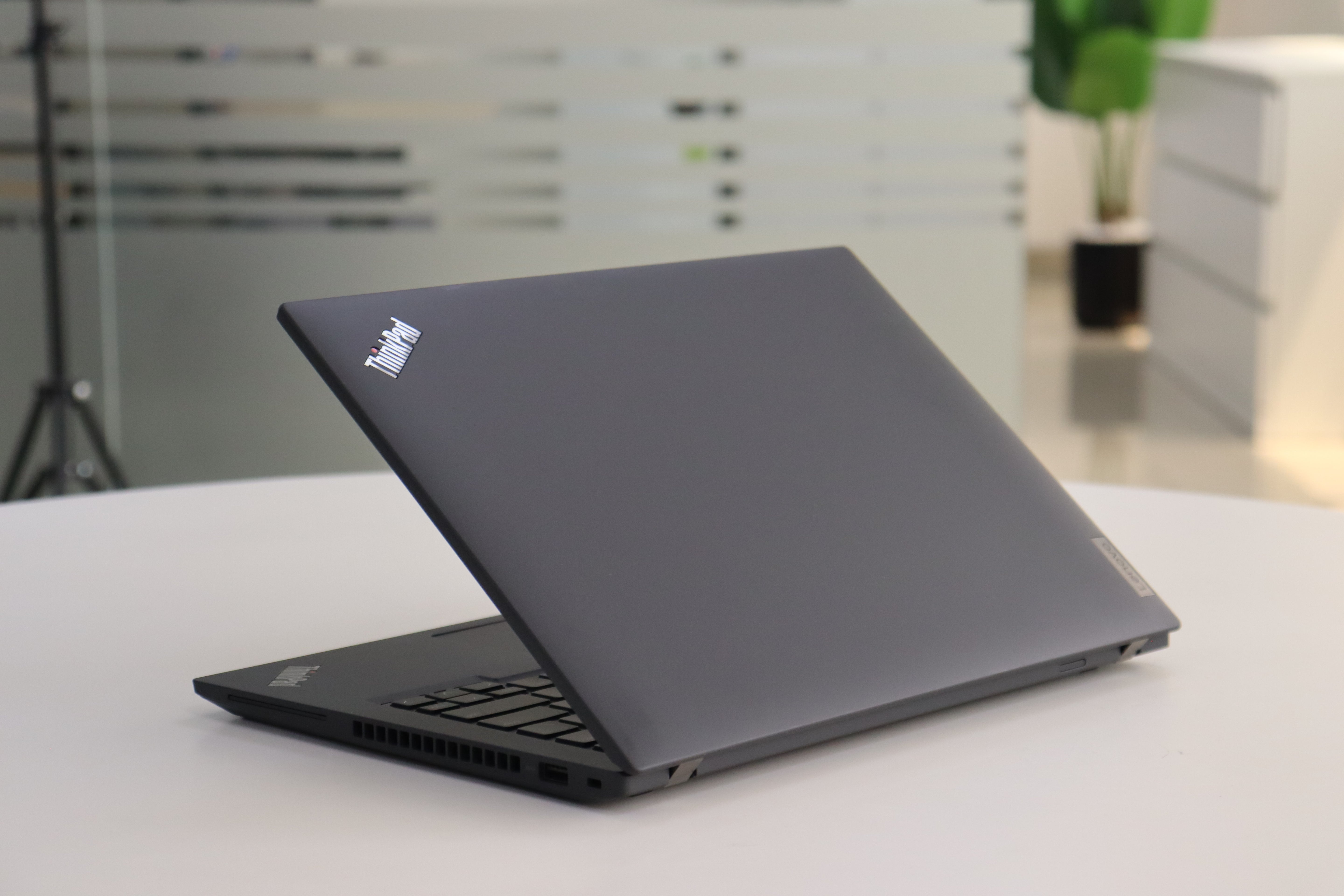 Lenovo ThinkPad T14 Gen 4 SN:37273 product photo 6