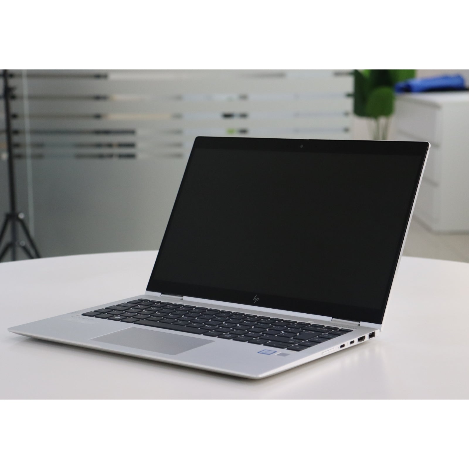 HP ELITEBOOK X360 1040 G6: Intel Core i5, 8th Gen, 8GB RAM, 256GB SSD SN:00788