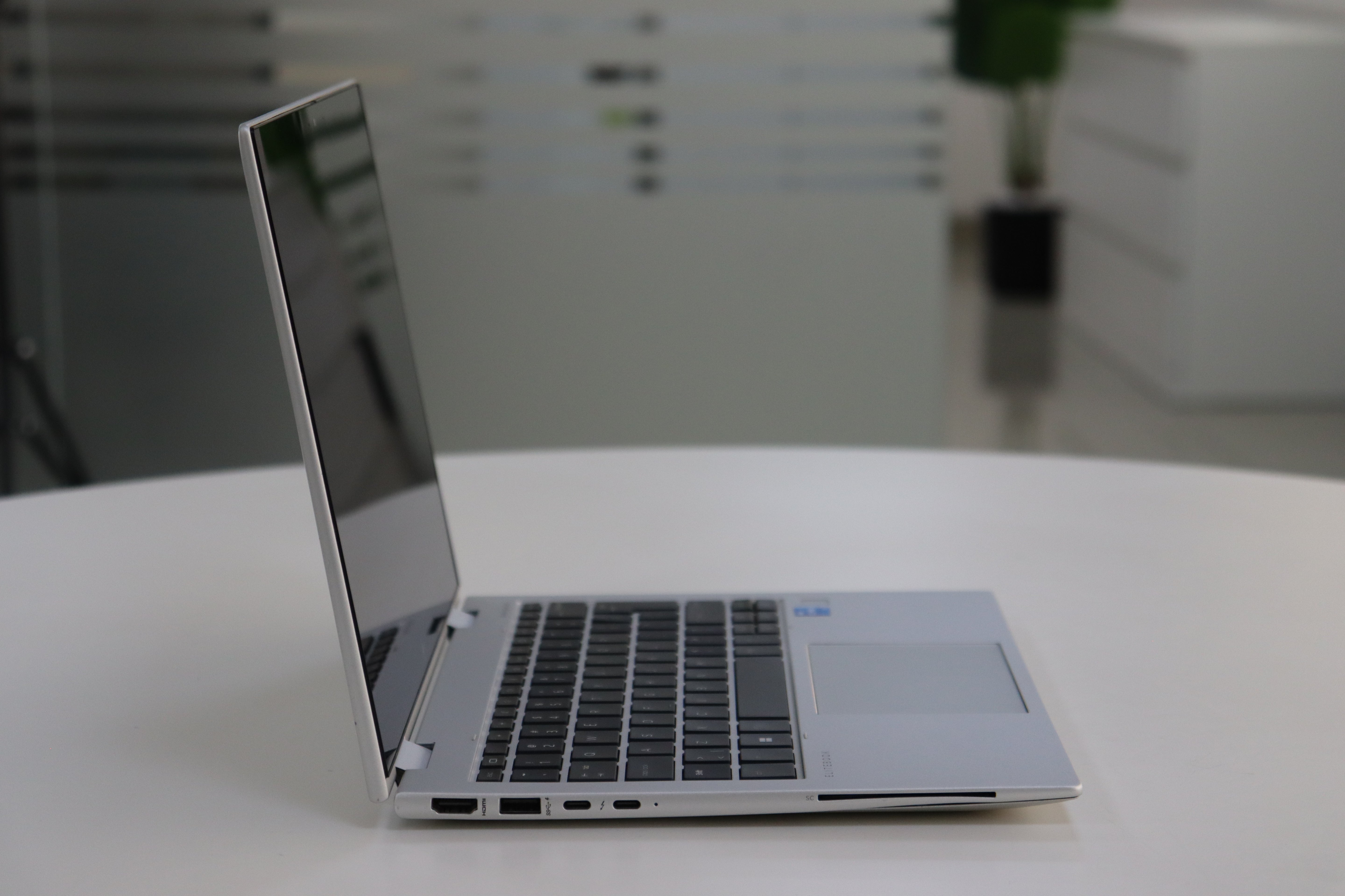 HP ELITE X360 830 G10 SN:01000 - product photo 4