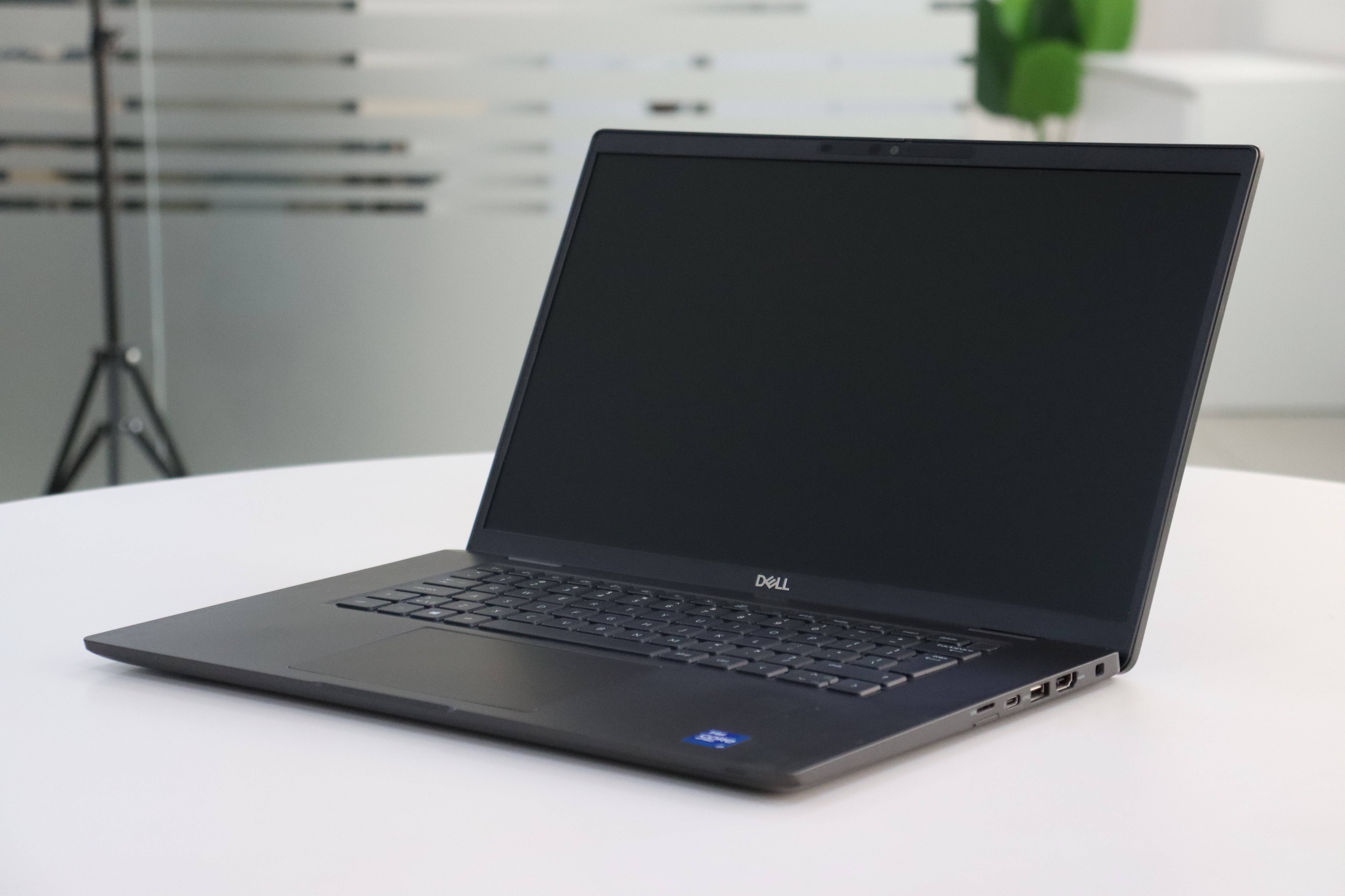 DELL LATITUDE 7520: 11th Gen i7, 16 GB RAM, 512 GB SSD, SN:00703