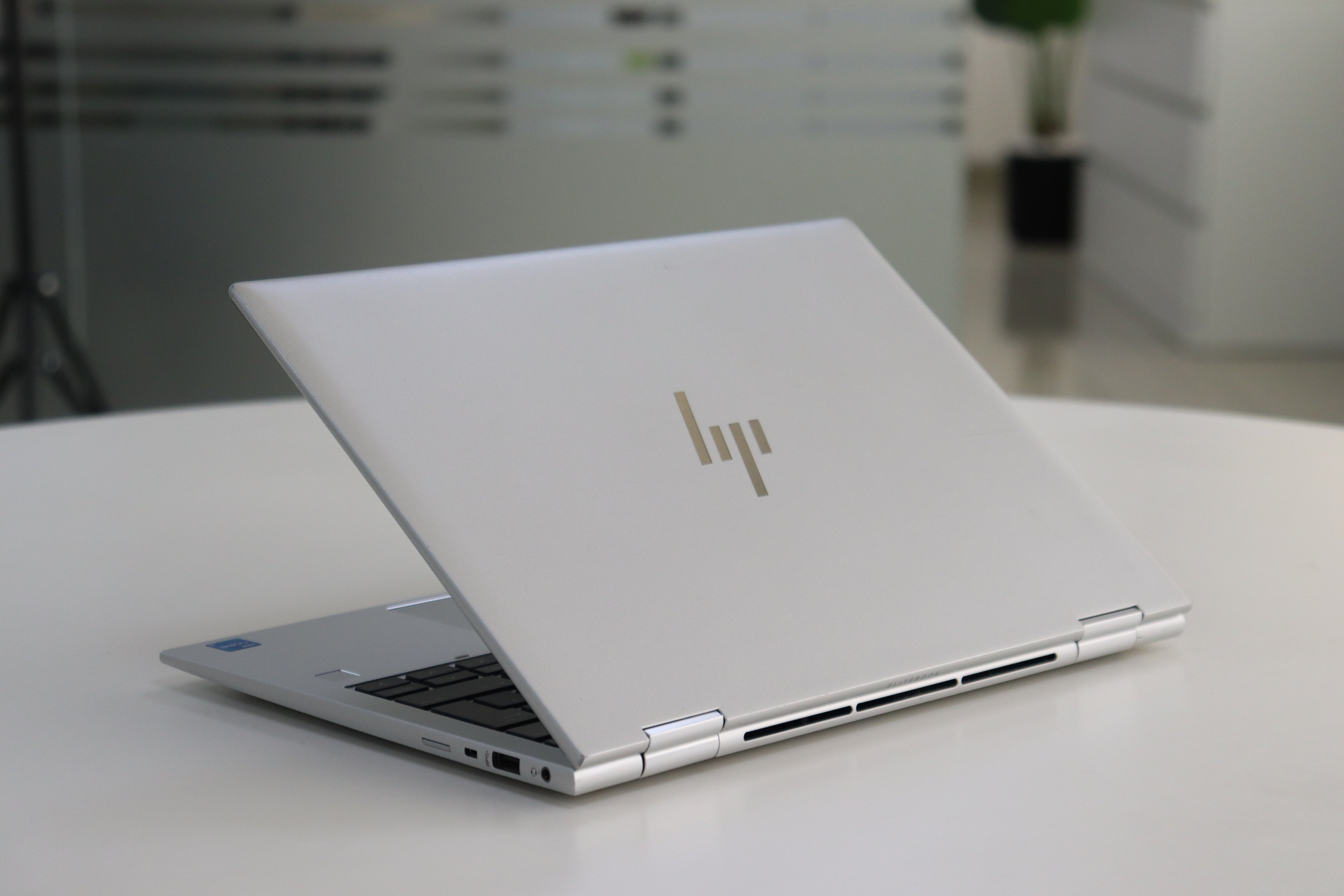HP ELITE X360 830 G10 SN:00658 - product photo 6